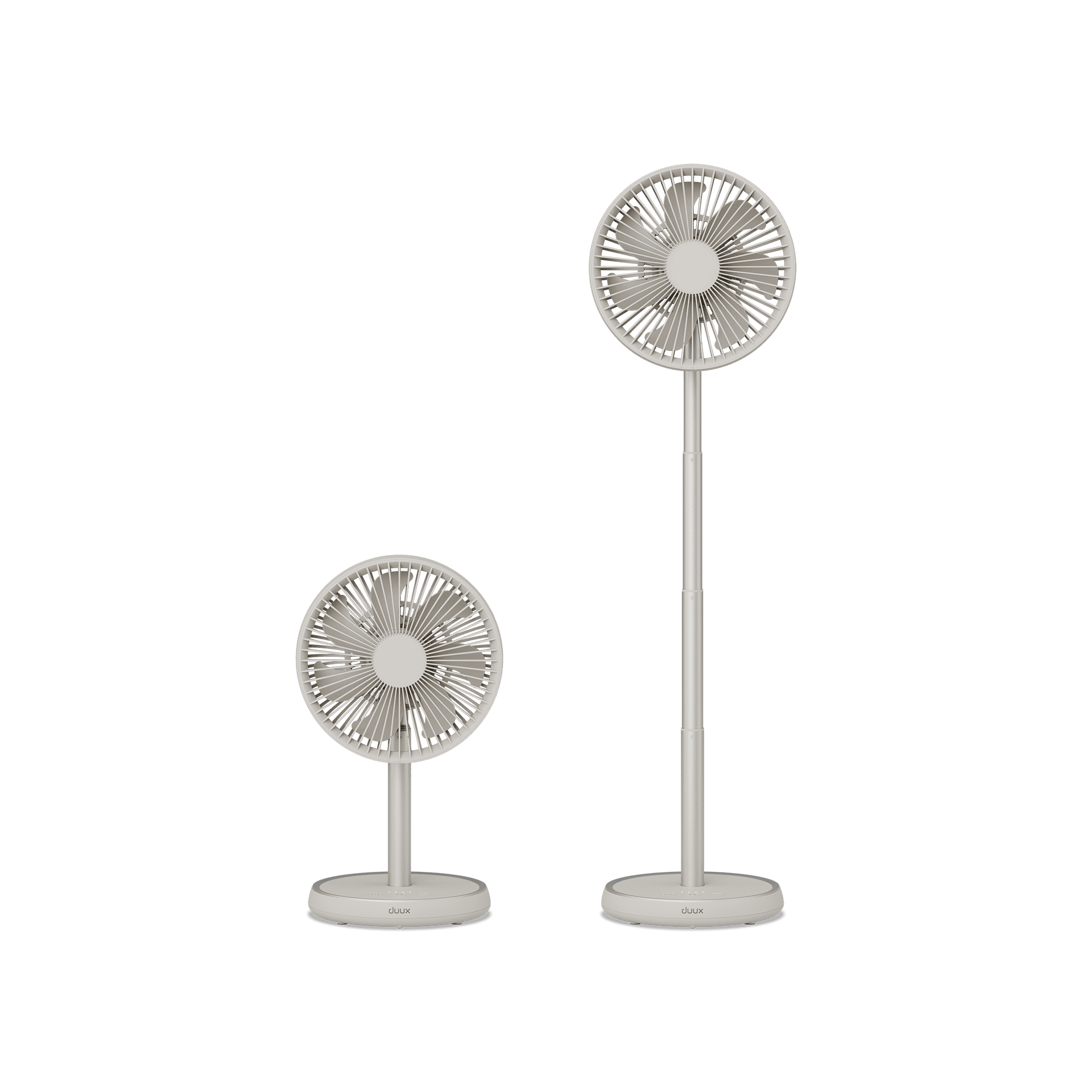 Dos ventiladores beige, uno en un soporte y otro en una base, fondo negro.