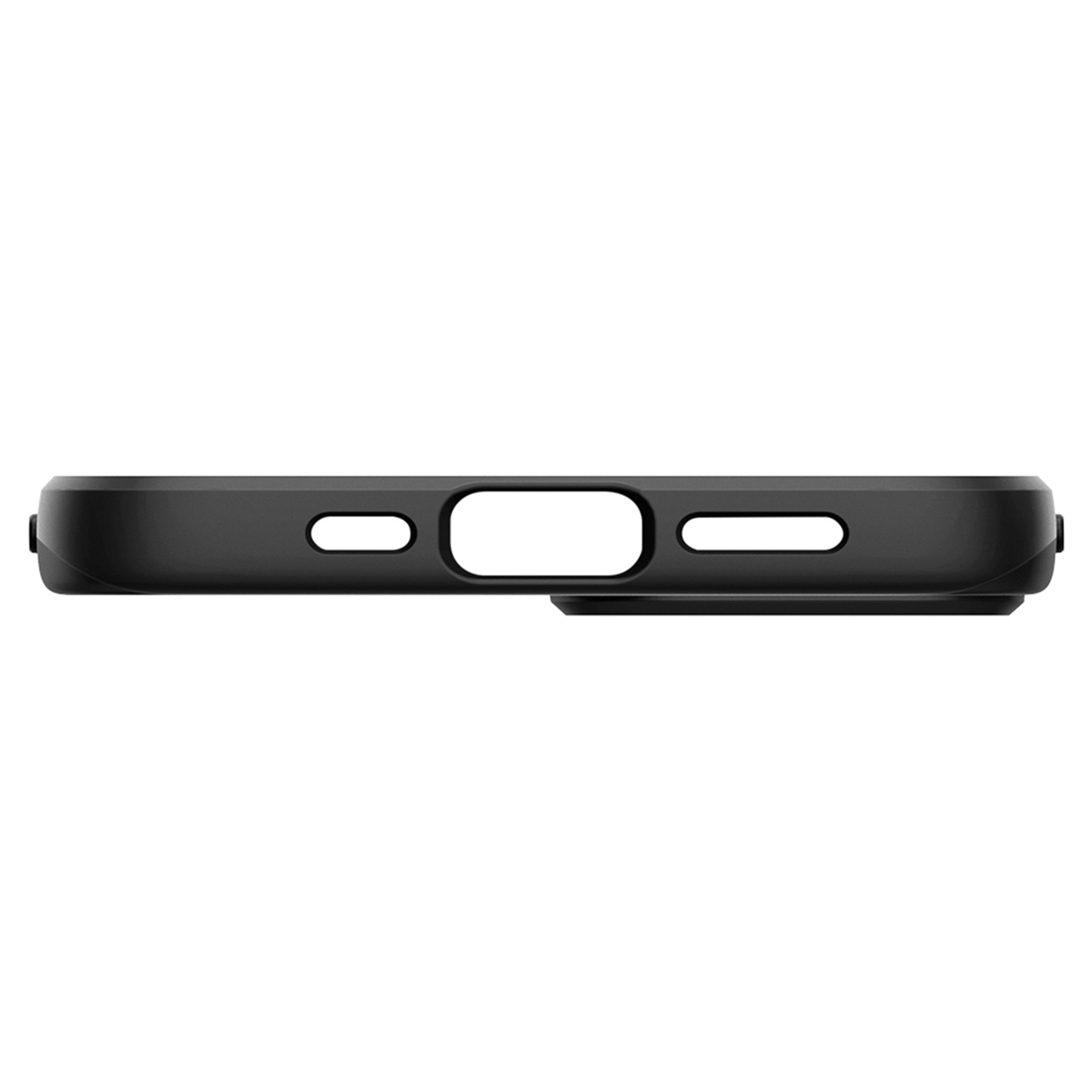 Gros plan du bord inférieur d'un étui de téléphone noir avec des découpes.