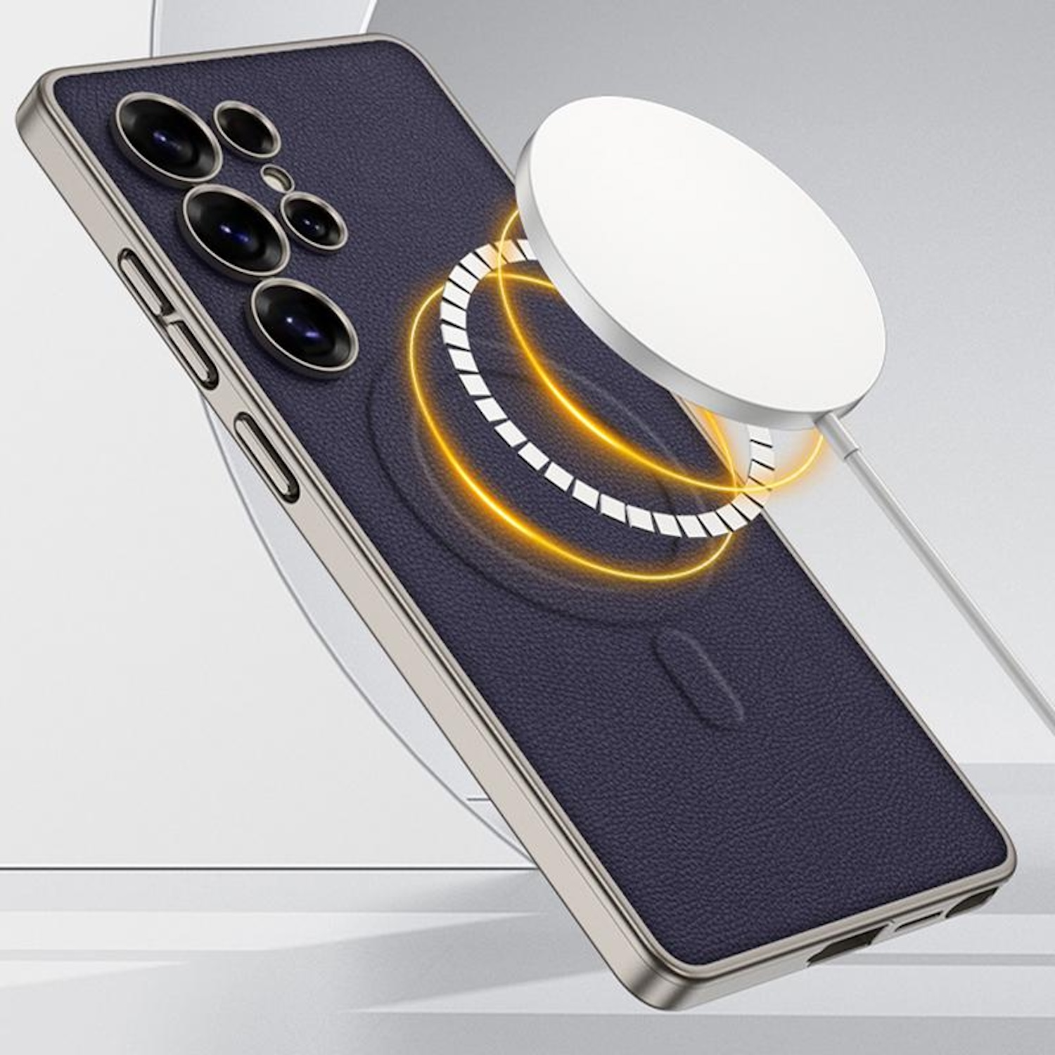 Ein Telefon in einer Hülle mit einem kabellosen Ladegerät. Das Ladesymbol leuchtet.