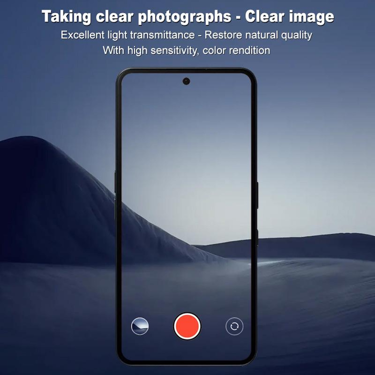 Schermo di smartphone che mostra un'interfaccia fotocamera, testo e uno sfondo paesaggistico.