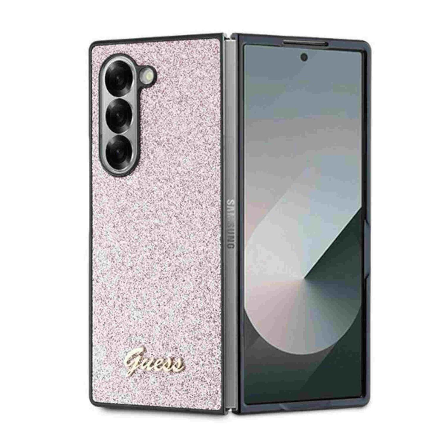 Custodia per telefono glitterata rosa con logo Guess. È aperta, mostrando lo schermo.