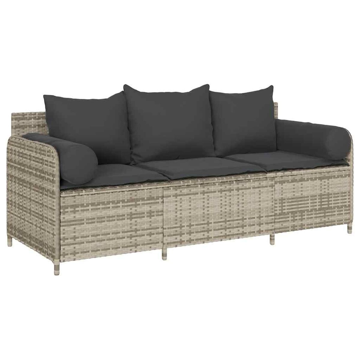 Divano da esterno in vimini beige con tre cuscini grigio scuro, il tutto su sfondo bianco.