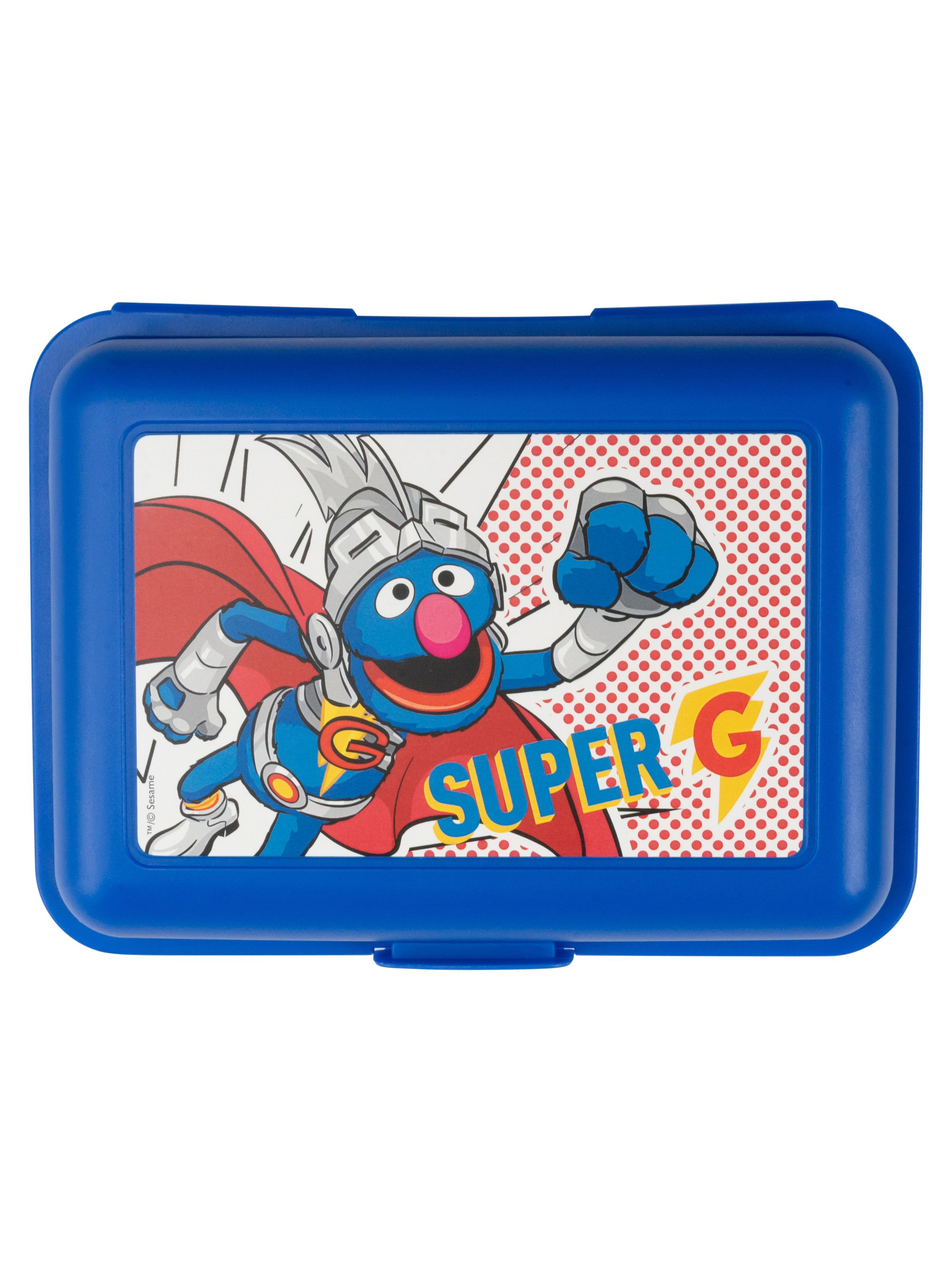 Blaue Brotdose mit einem Cartoon von Super Grover. Der Text 'SUPER G' wird angezeigt. Rot-weißer Hintergrund.
