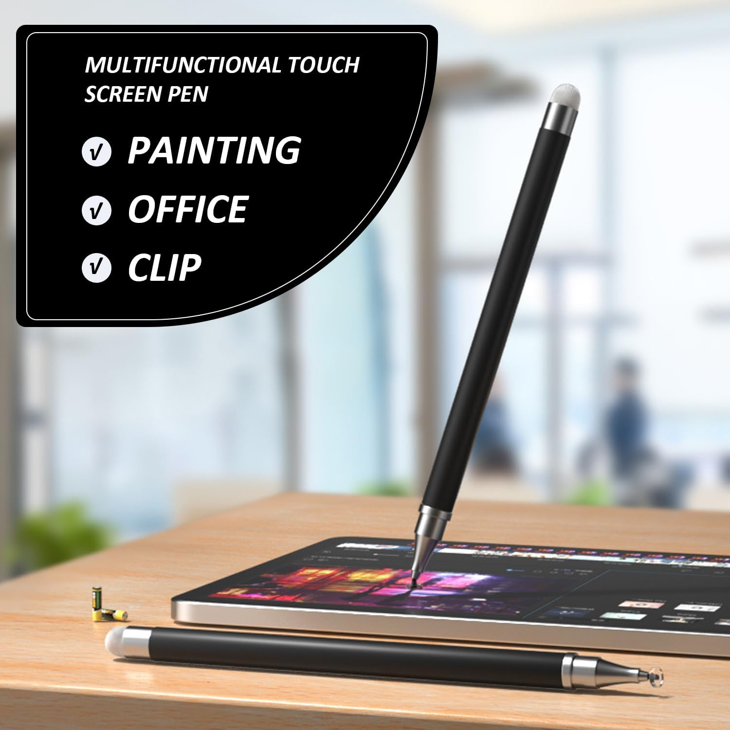 Schwarzer Stylus-Stift auf einem Tisch mit einem Tablet. Es ist ein multifunktionaler Stift.