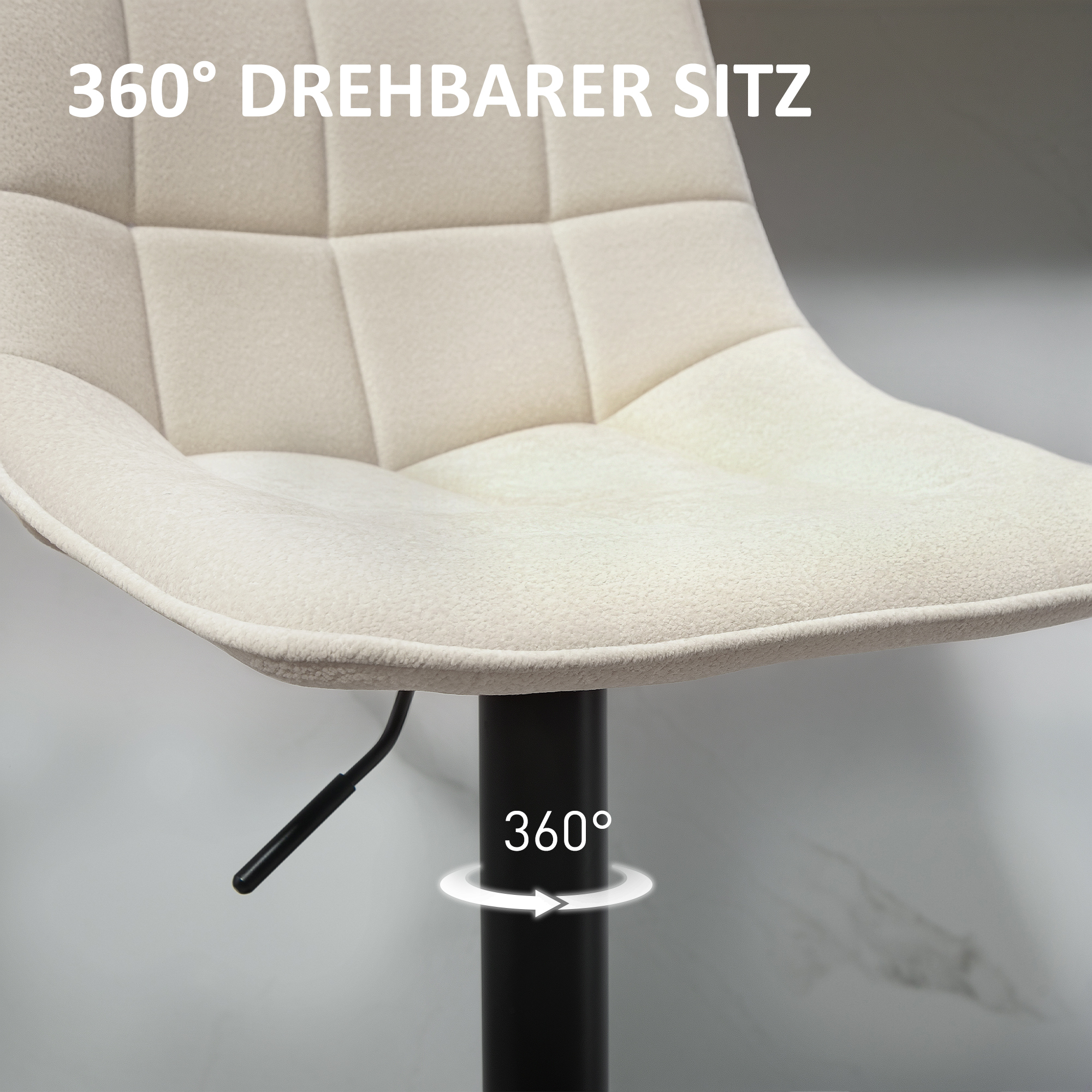 Cremefarbener Stuhl mit 360-Grad-Drehsitz, der von einem schwarzen Sockel getragen wird.