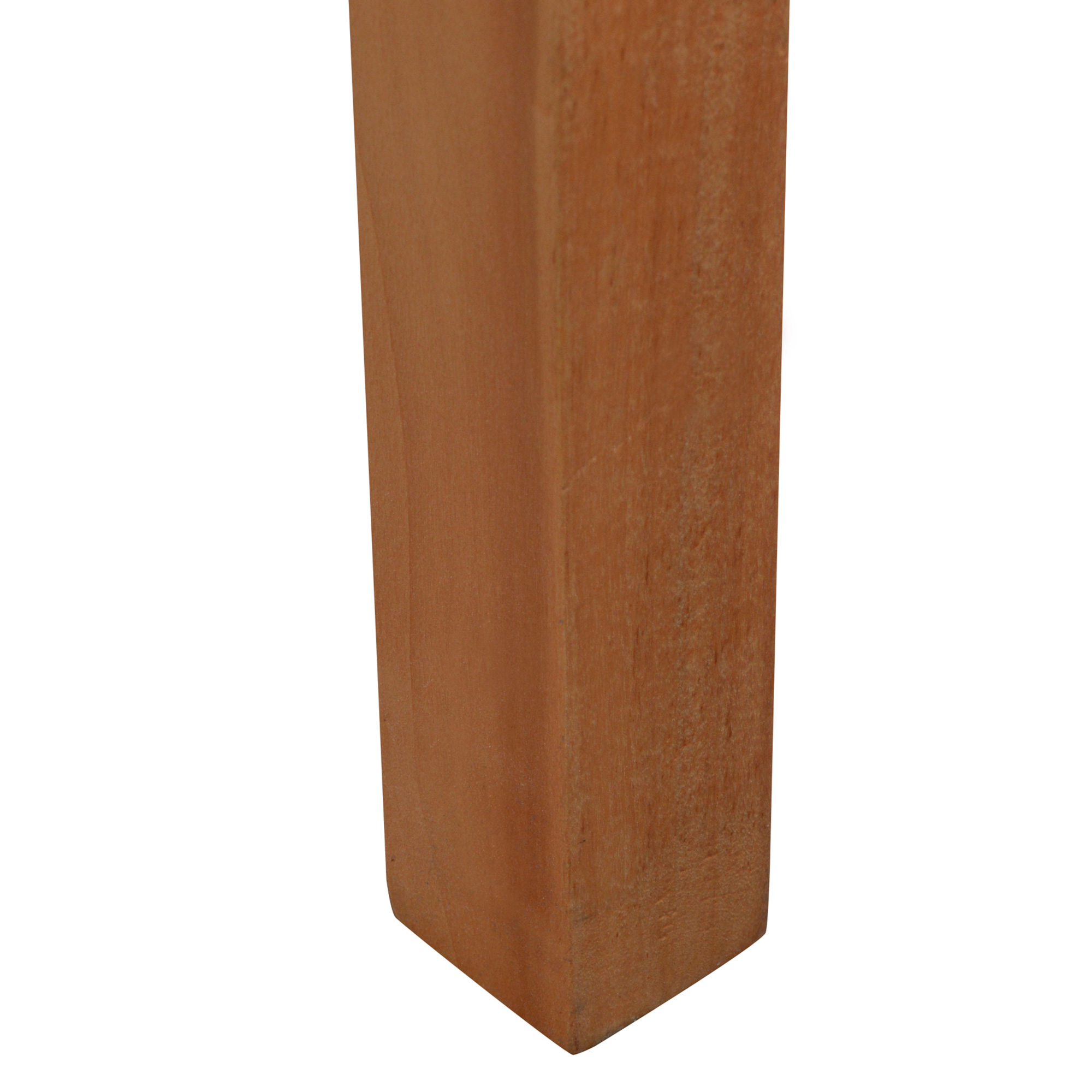 Nahaufnahme eines Holzmöbelfußes, rechteckig mit hellbraunem Finish.