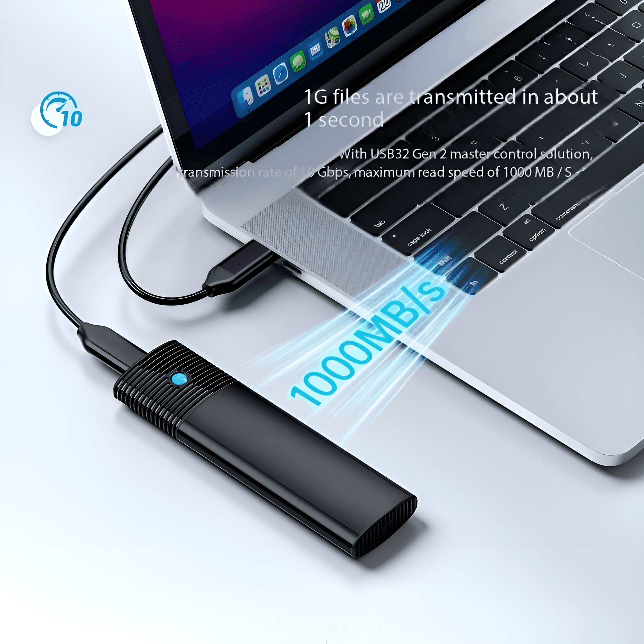 Eine schwarze externe Festplatte ist mit einem Laptop verbunden. Die Datenübertragung wird mit 1000 MB/S angezeigt.