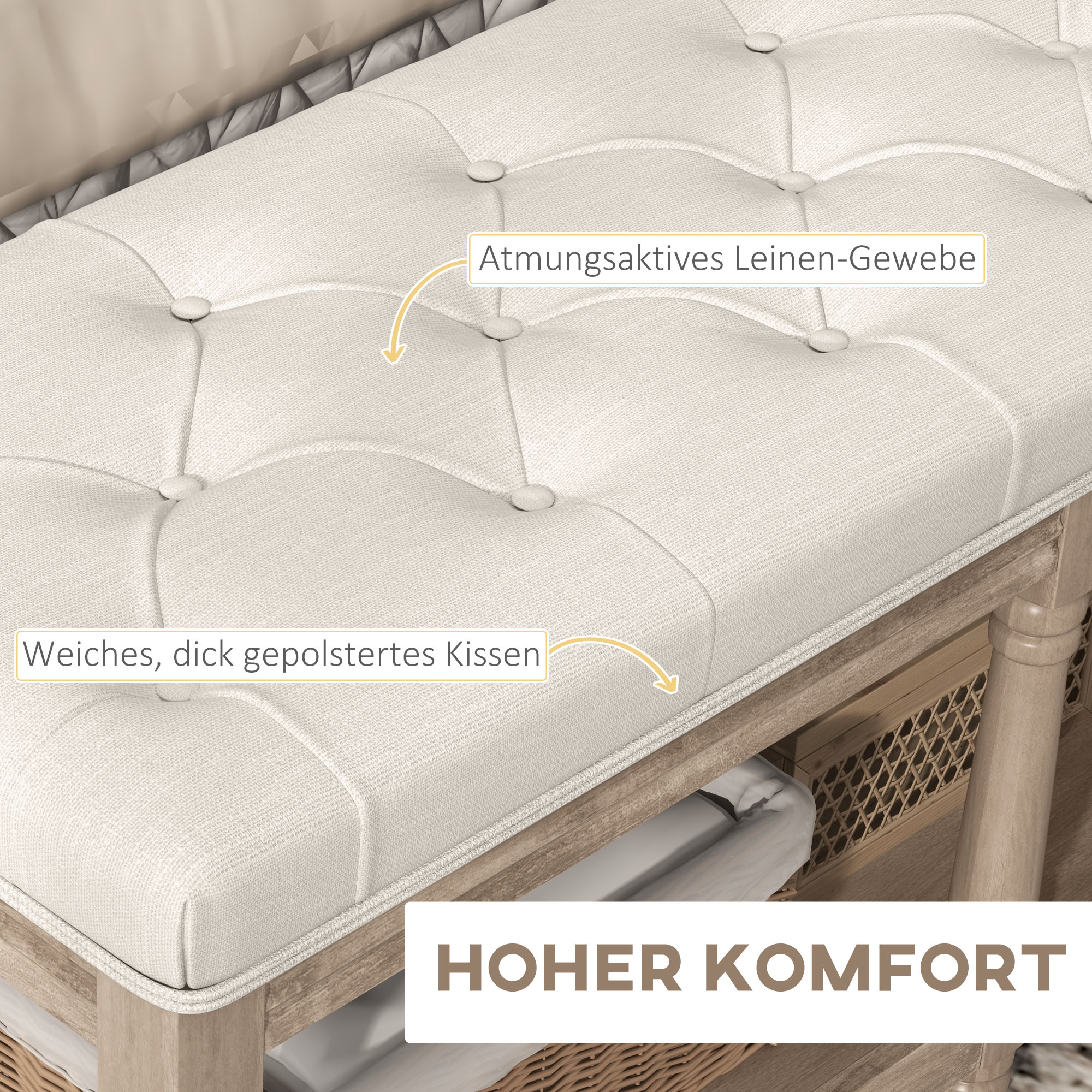 Cremefarbene, getuftete Bank mit Holzbeinen.