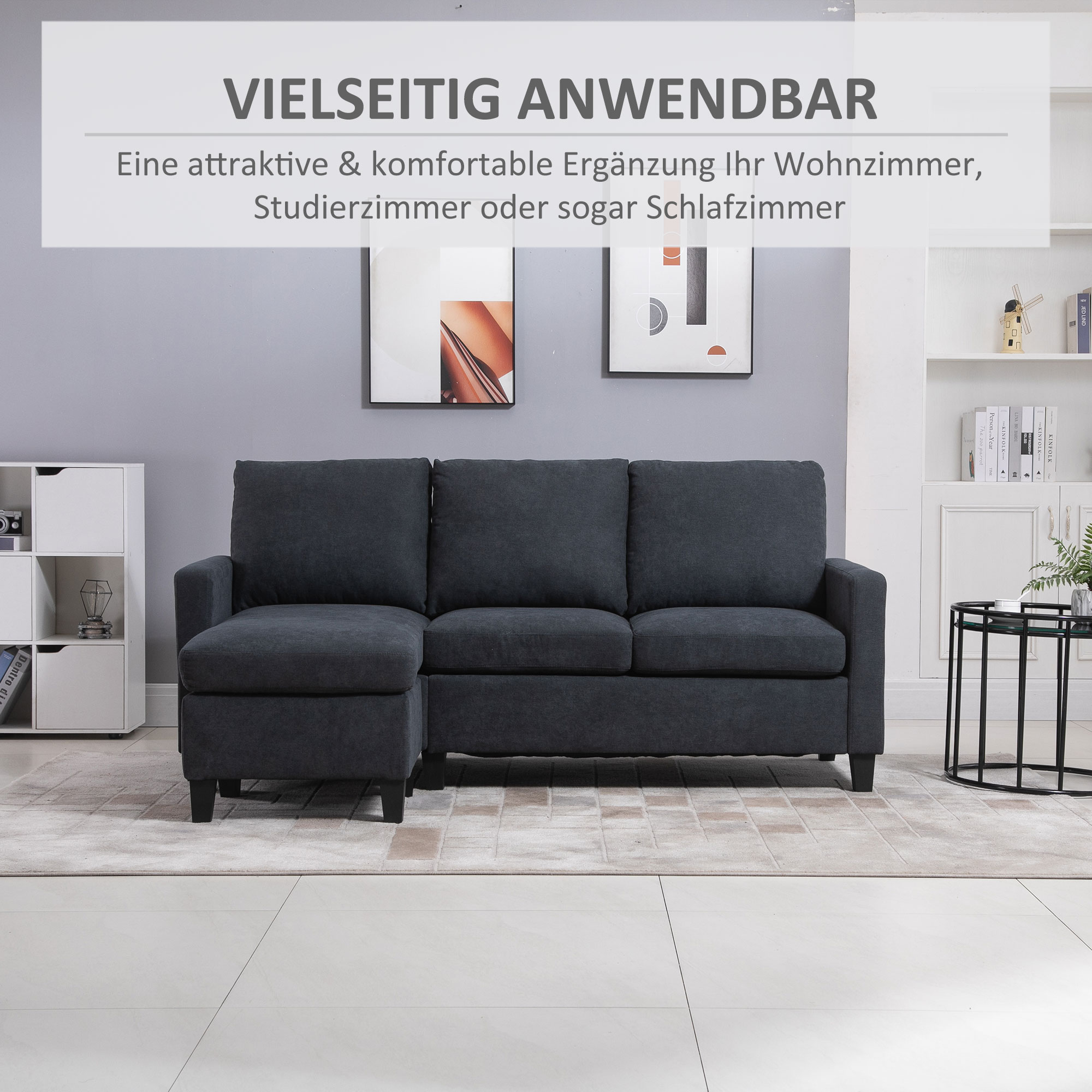 Dunkelgraues Sofa mit Chaiselongue in einem Wohnzimmer.