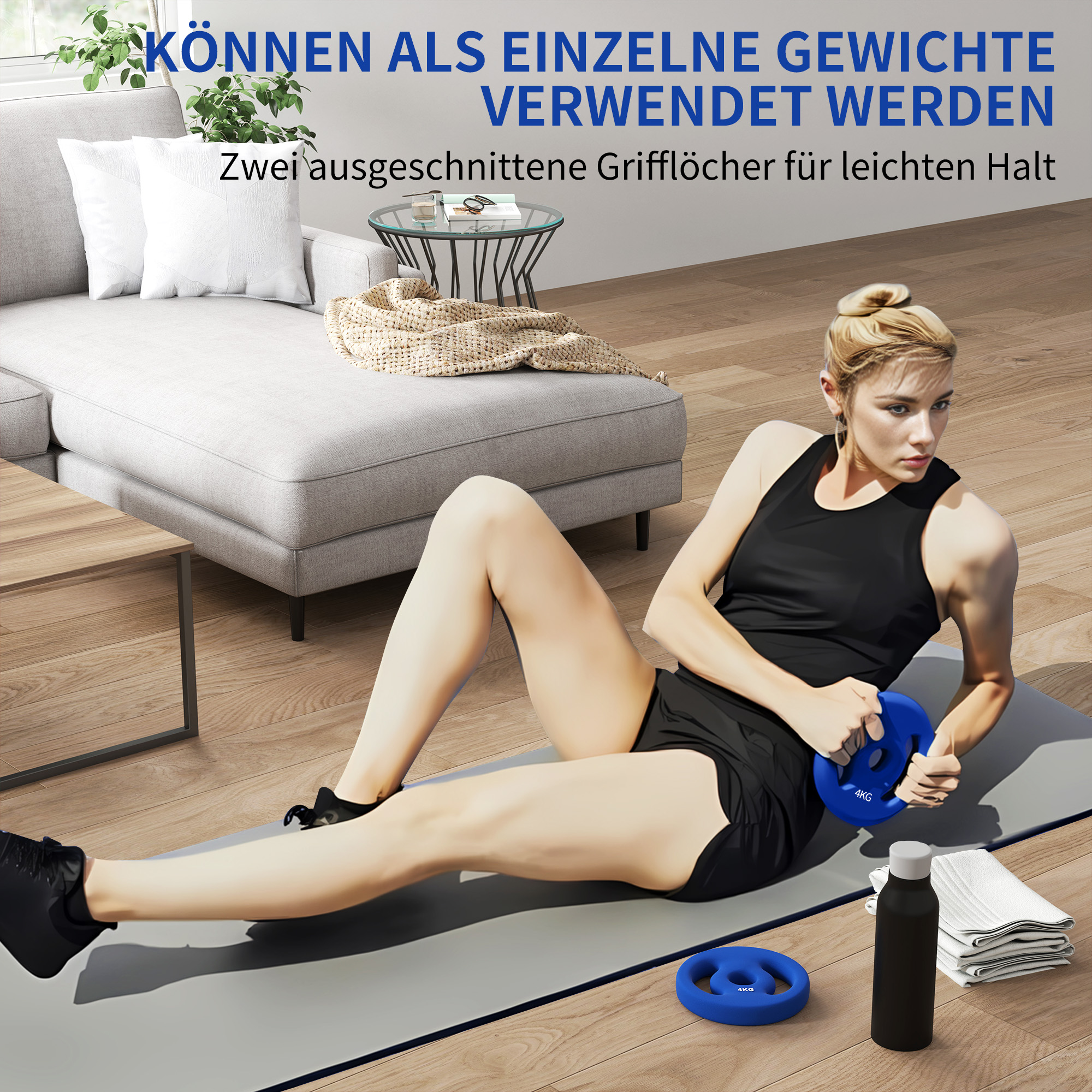 Eine Frau, die mit einer blauen Gewichtsplatte auf einer Matte trainiert, mit einer Wasserflasche und einem Handtuch.