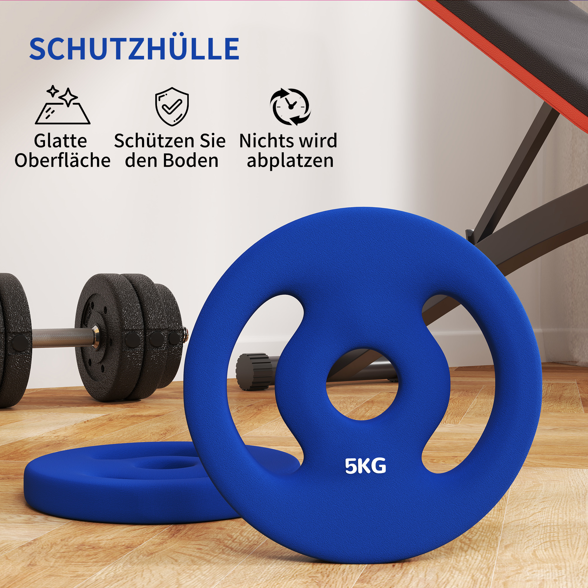 Blaue 5-kg-Gewichtsplatte auf Holzboden in der Nähe von Hantelbank und Hantel.