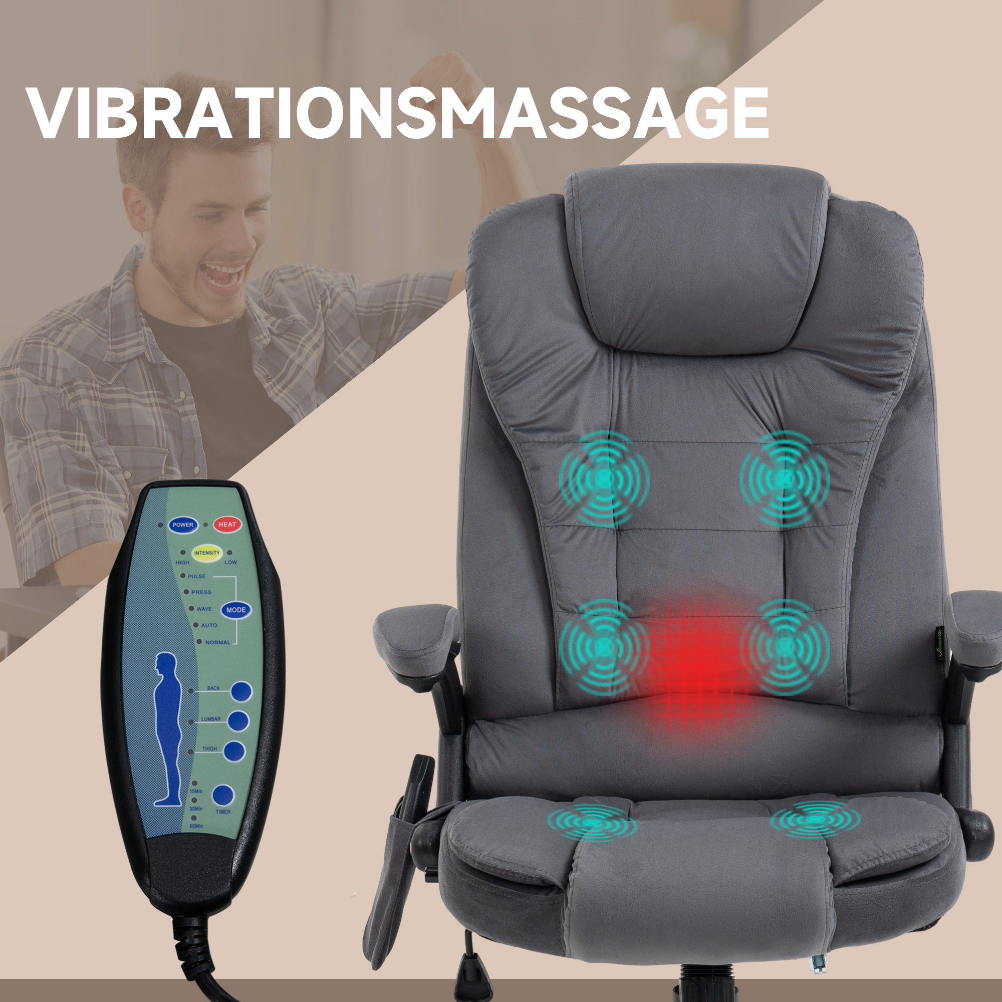 Ein Mann lächelt einen vibrierenden Massagestuhl mit Fernbedienung an. Der Stuhl ist grau und hat rote Lichter.