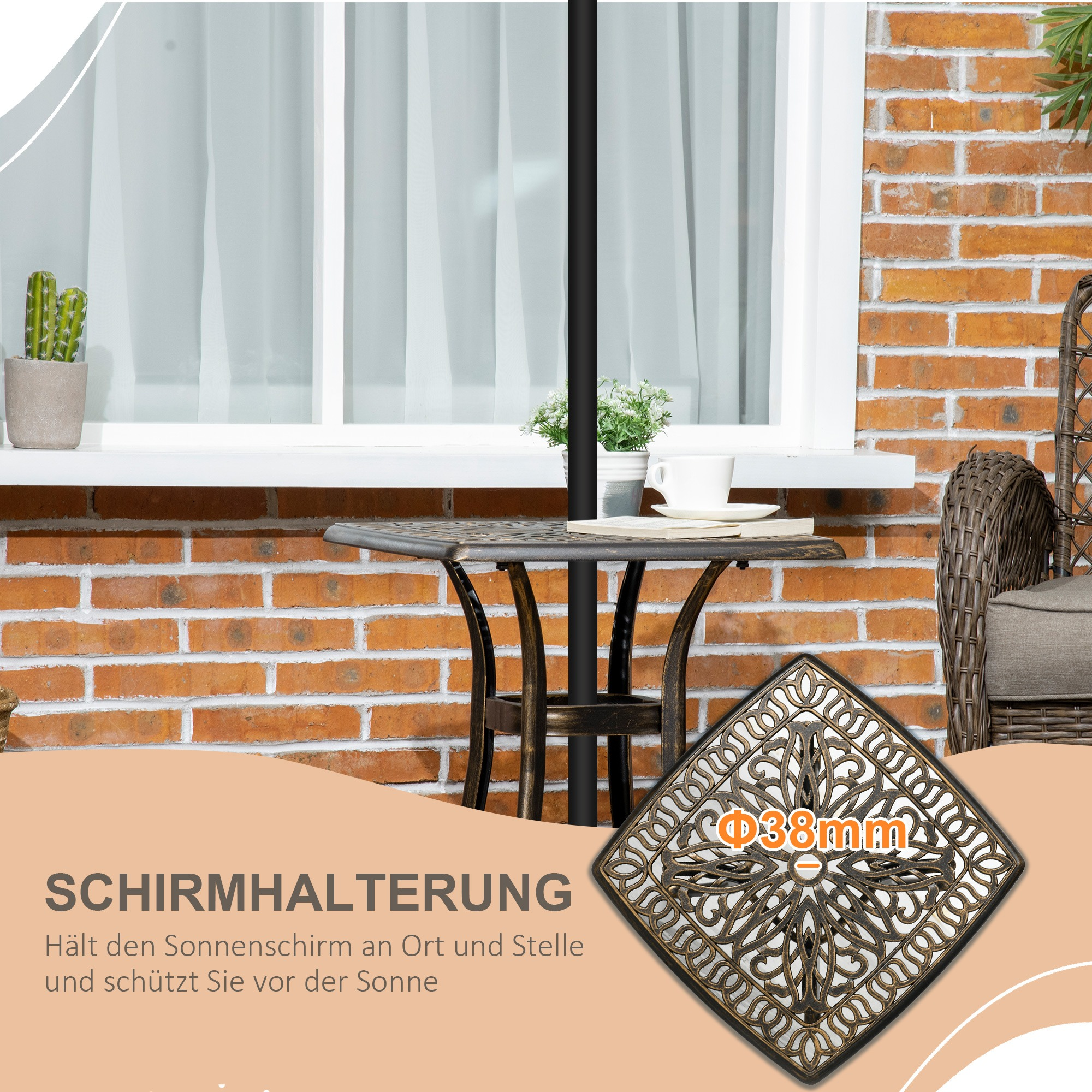 Tisch im Freien mit dekorativer Metallplatte, umgeben von einer Ziegelmauer und einem Stuhl.
