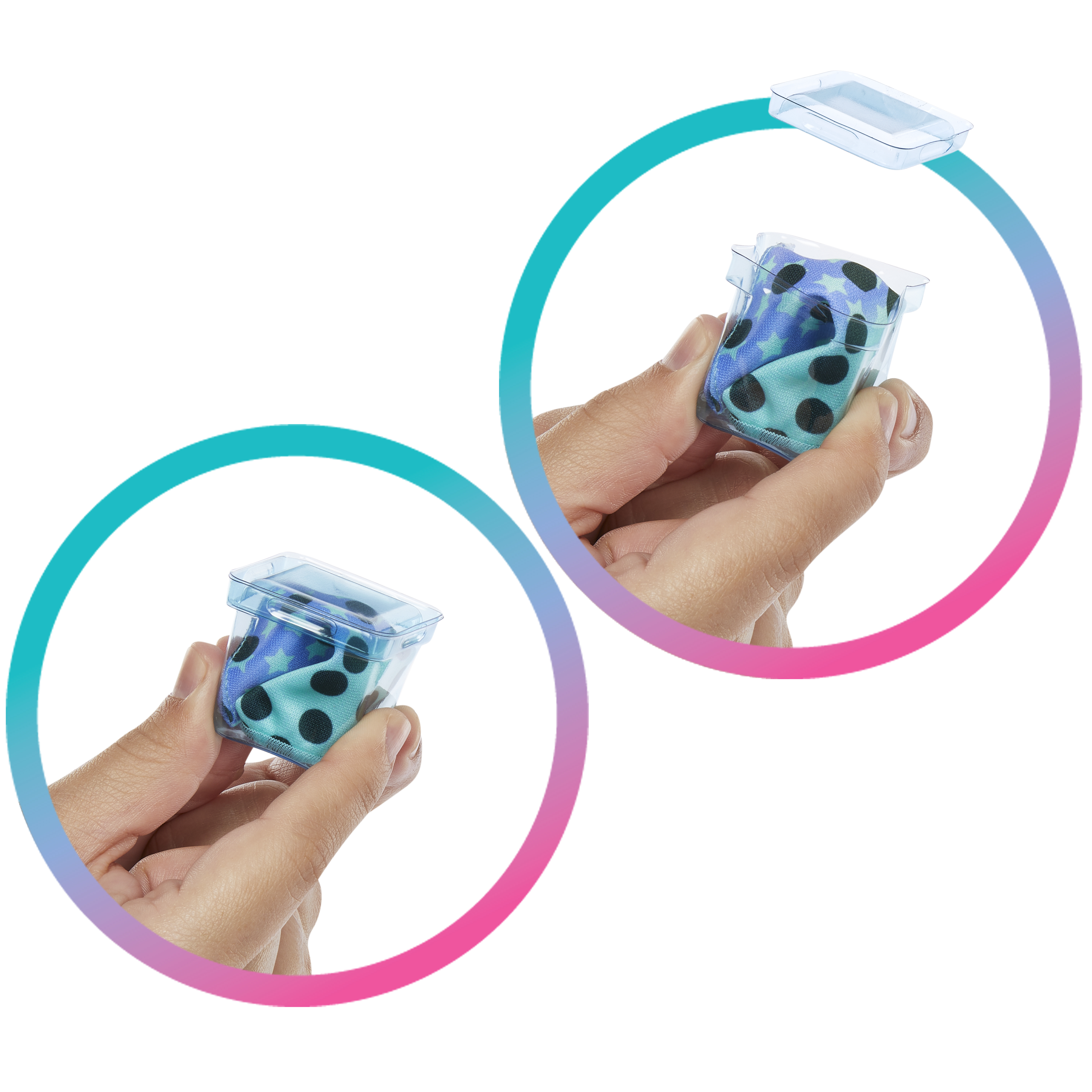 Dłonie trzymające małe, przezroczyste plastikowe pojemniki z tkaniną w środku. Schemat kolorów niebieskiego i turkusowego.