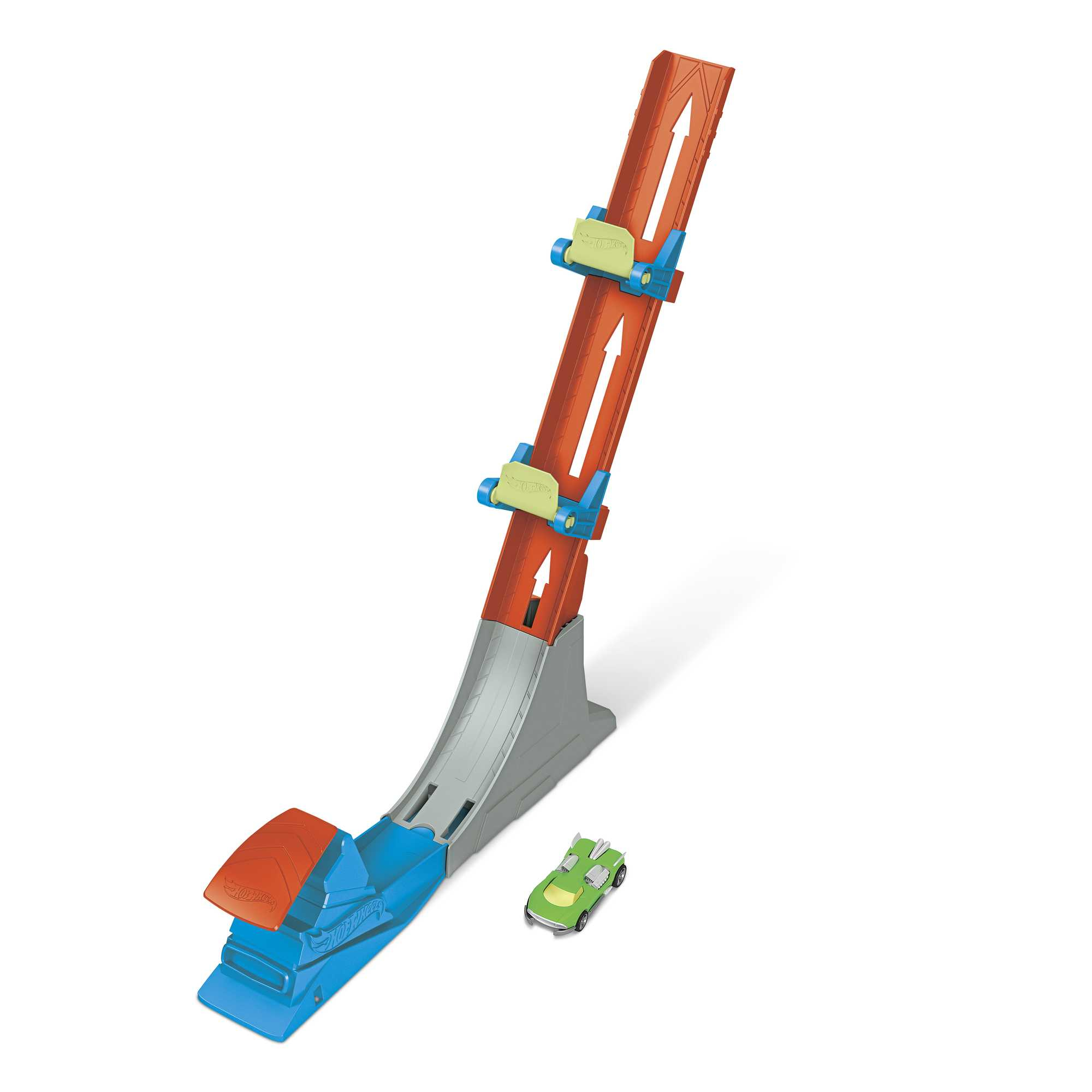 Tor samochodowy z pomarańczowym i niebieskim torem i małym zielonym samochodem.