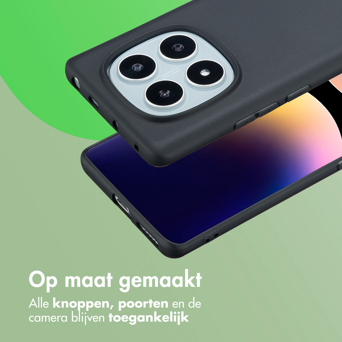 Zwart telefoonhoesje met het camera-gedeelte zichtbaar. De telefoon is gedeeltelijk zichtbaar, met een groene achtergrond.
