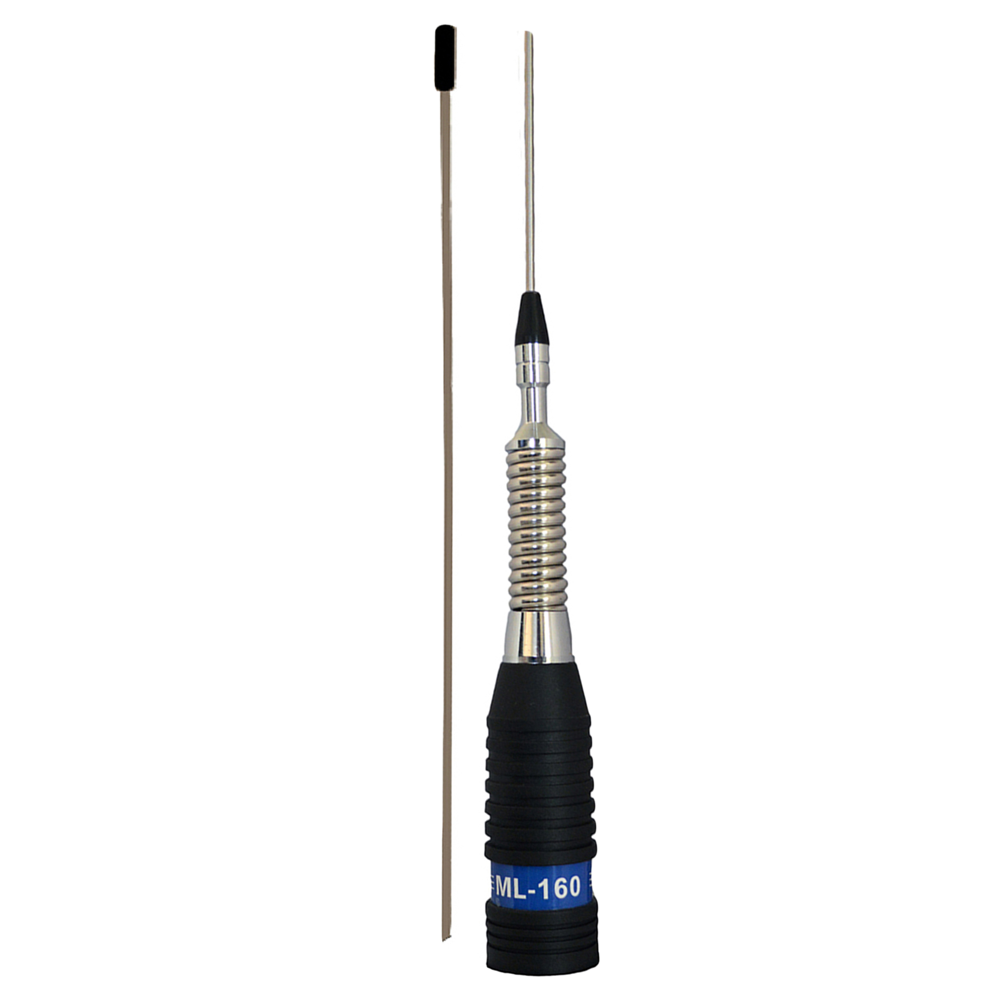 Eine lange Antenne. Der Sockel ist schwarz mit einem blauen Etikett.