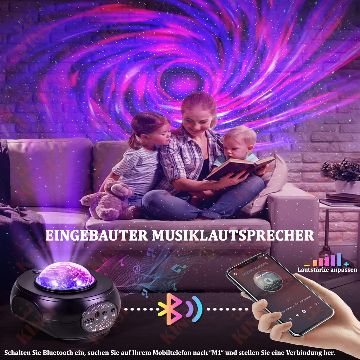 Eine Familie genießt eine Galaxie-Projektion. Inkl. Telefon mit Musik und Bluetooth-Logo.