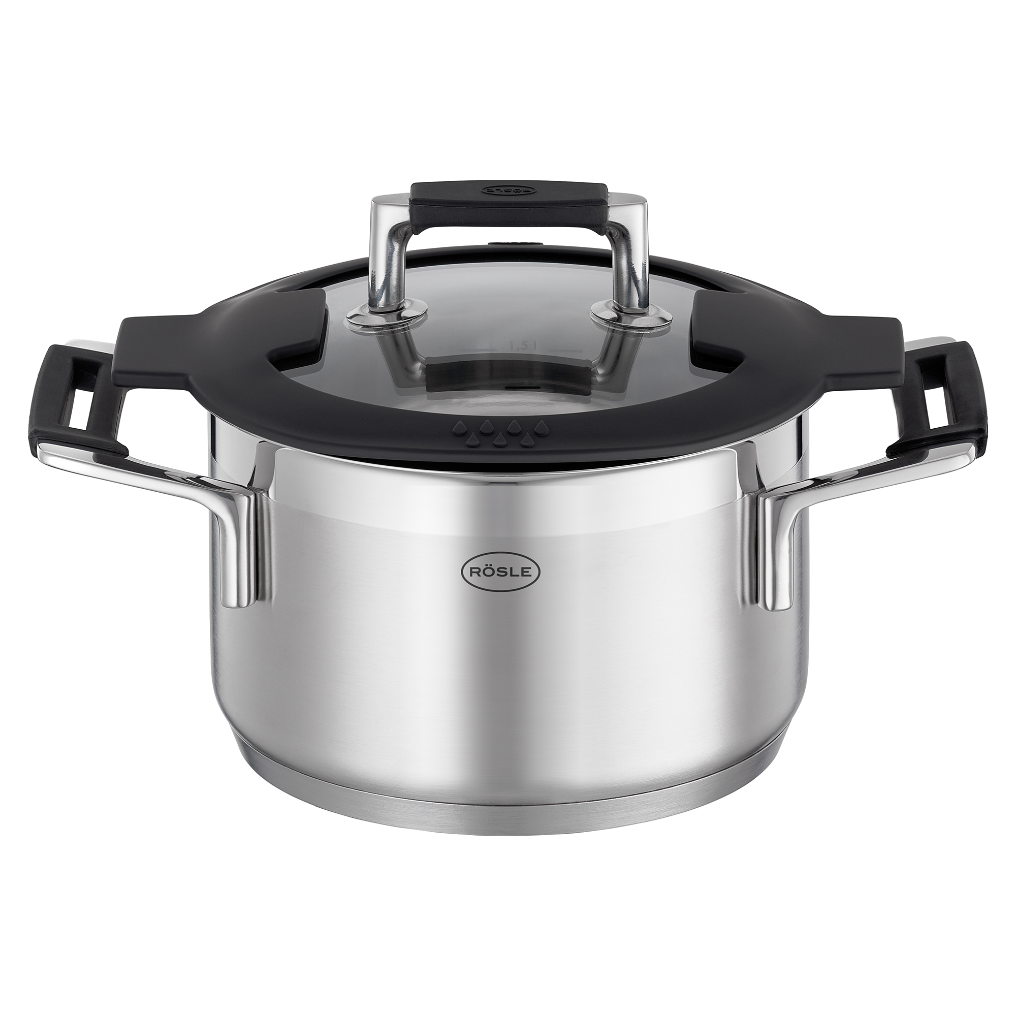 Une casserole en acier inoxydable avec un couvercle en verre et des poignées noires.