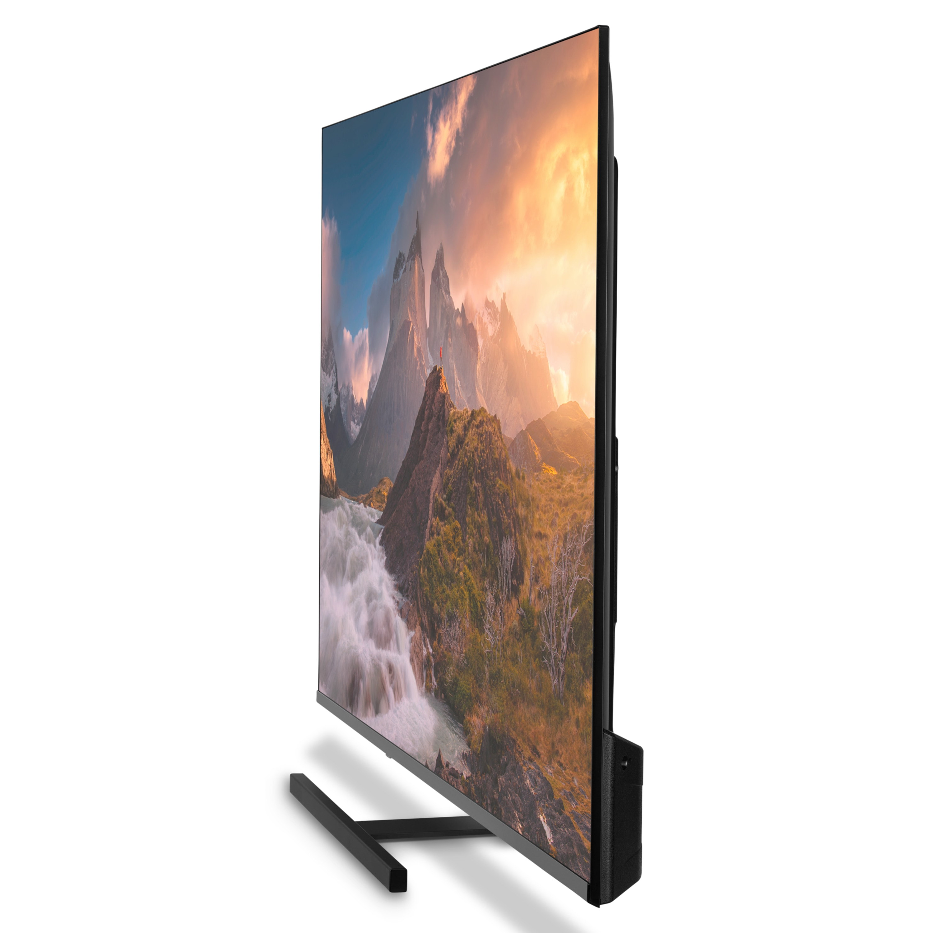 Fernseher mit Berglandschaft, auf einem Ständer. Weißer Hintergrund.