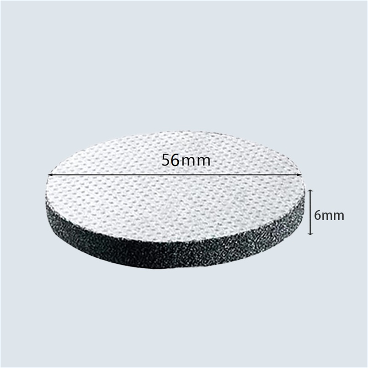 Ein kreisförmiges Filterpad mit Abmessungen. Das Pad hat einen Durchmesser von 56 mm und ist 6 mm dick.