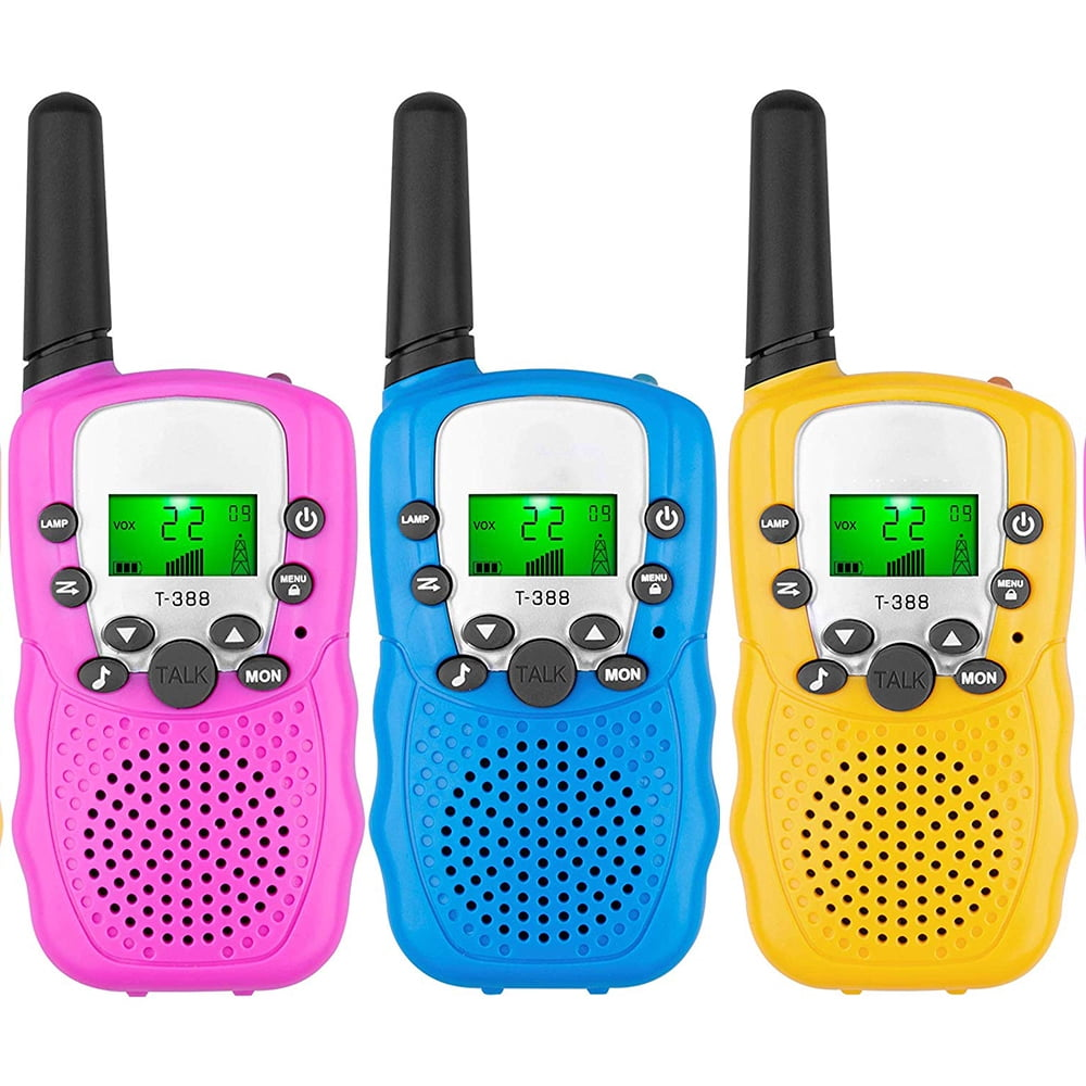 Drei Walkie-Talkies, rosa, blau und gelb. Sie haben Bildschirme und Knöpfe. Schwarze Antennen oben.