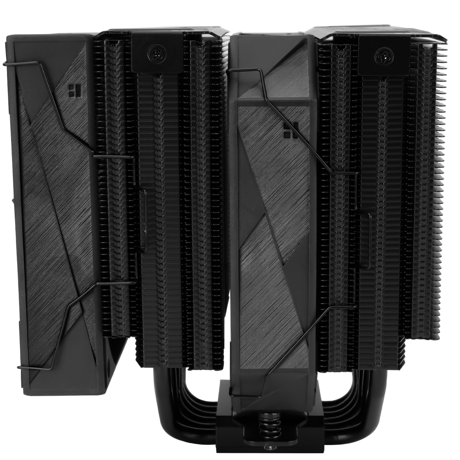 Schwarzer CPU-Kühler. Seitenansicht, mehrere Lamellen. Schwarze Rohre verbinden Ober- und Unterseite.