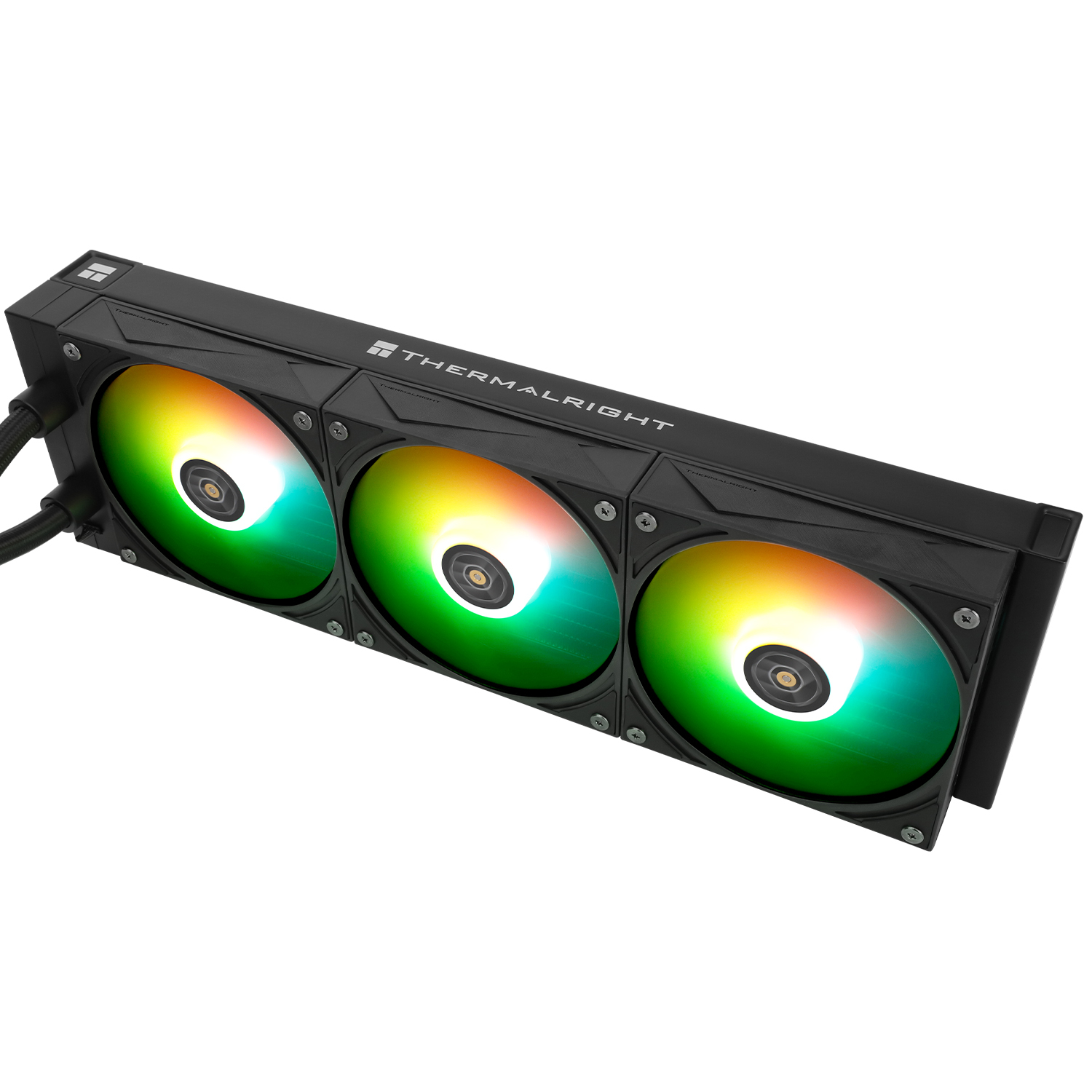 Un refrigerador negro con tres ventiladores y un logotipo de Thermalright. Los ventiladores tienen luces RGB.