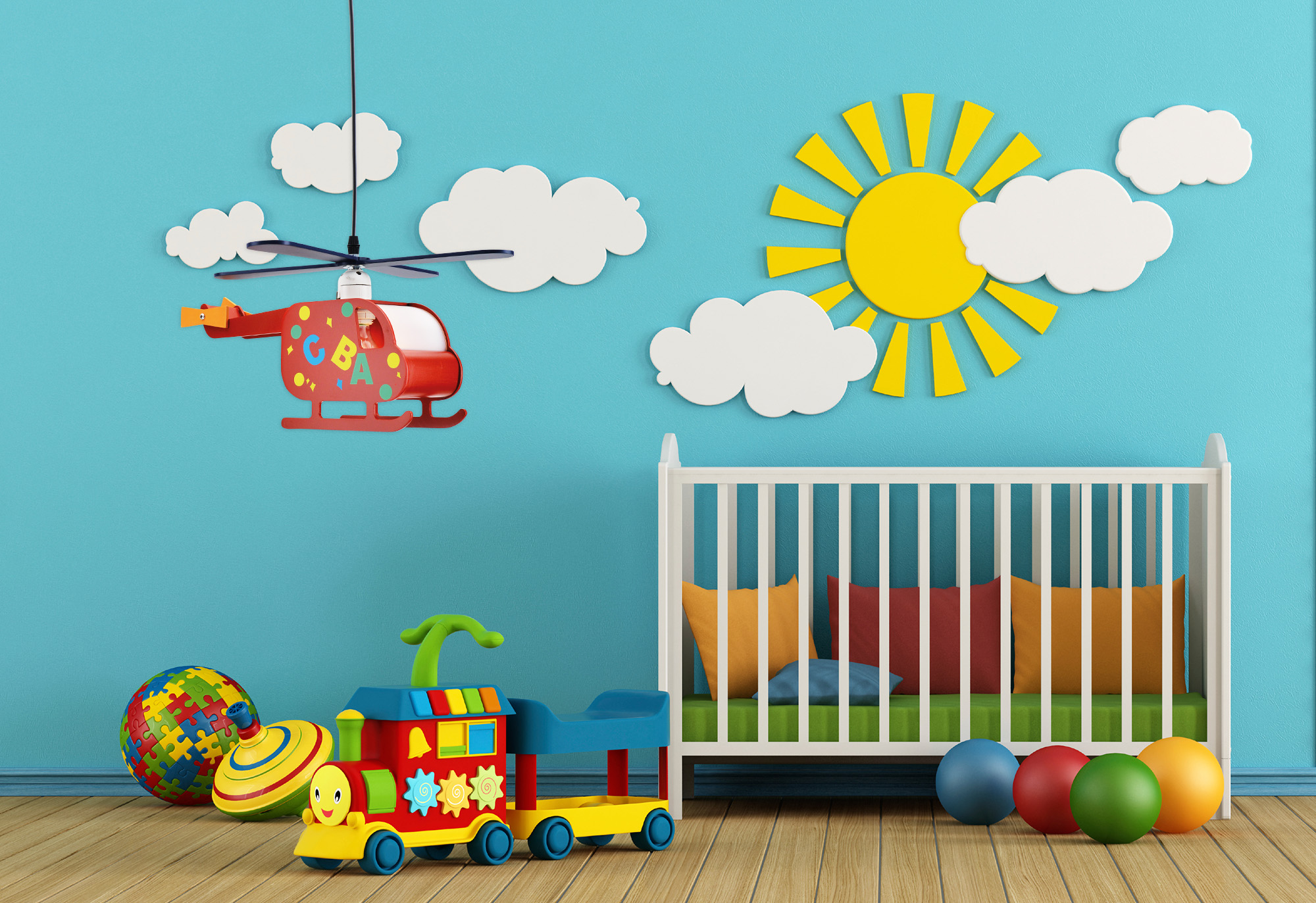 Ein Kinderzimmer mit Spielzeug, einem Kinderbett und einem roten Hubschrauber. Blaue Wand mit Wolken und Sonne.