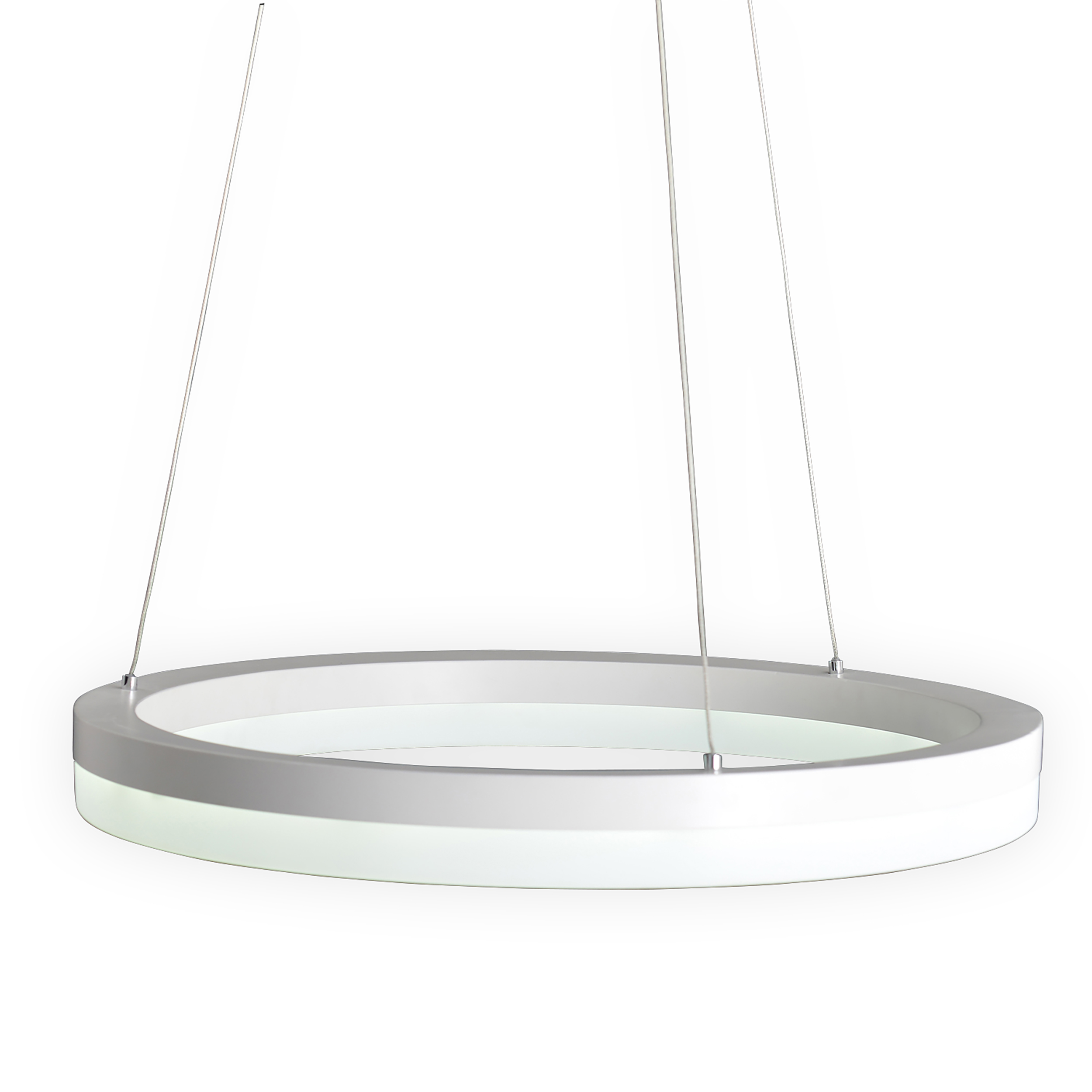 Eine kreisförmige Pendelleuchte mit weißem Licht und silbernem Rahmen, hängend an Drähten.