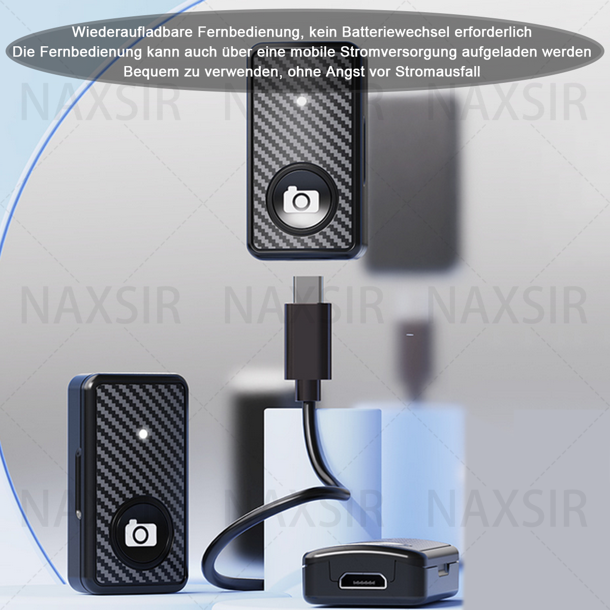Eine schwarze Fernbedienung mit USB-C-Kabel und Ladeanschluss, mit zwei ähnlichen Fernbedienungen.