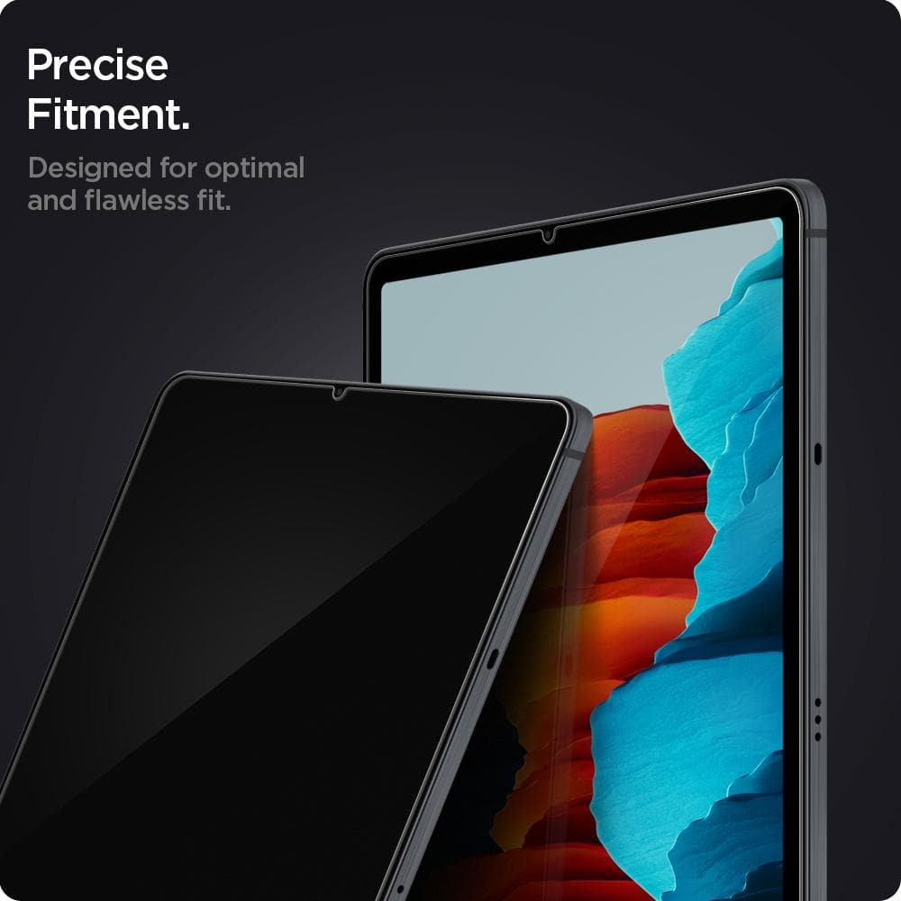 Un telefono con protezione schermo applicata, primo piano, che mostra lo schermo e la protezione.