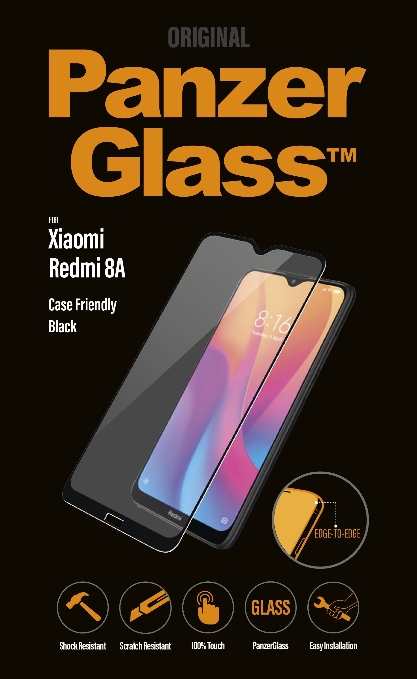 Un telefono, protezione schermo e confezione PanzerGlass. La confezione è nera con testo giallo.