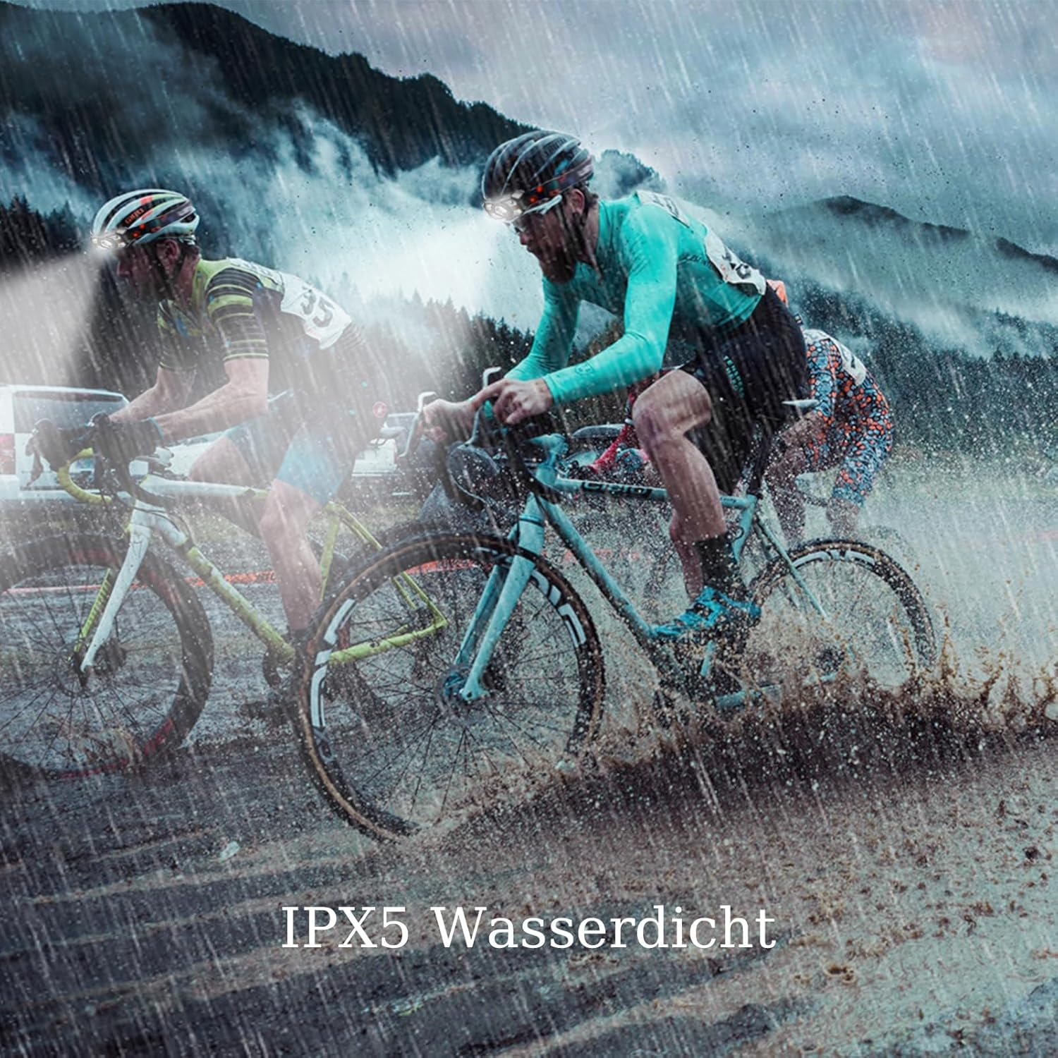 Radfahrer im Regen mit Scheinwerfern. Wasserdichter Text wird angezeigt.