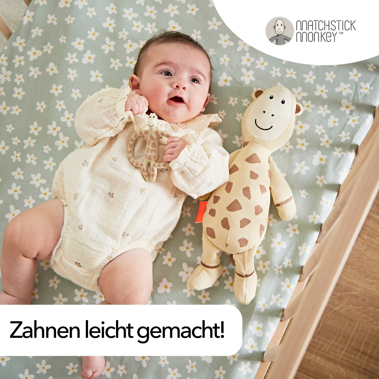 Baby mit Giraffen-Beißring und Plüschtier, Text: Zahnen leicht gemacht!