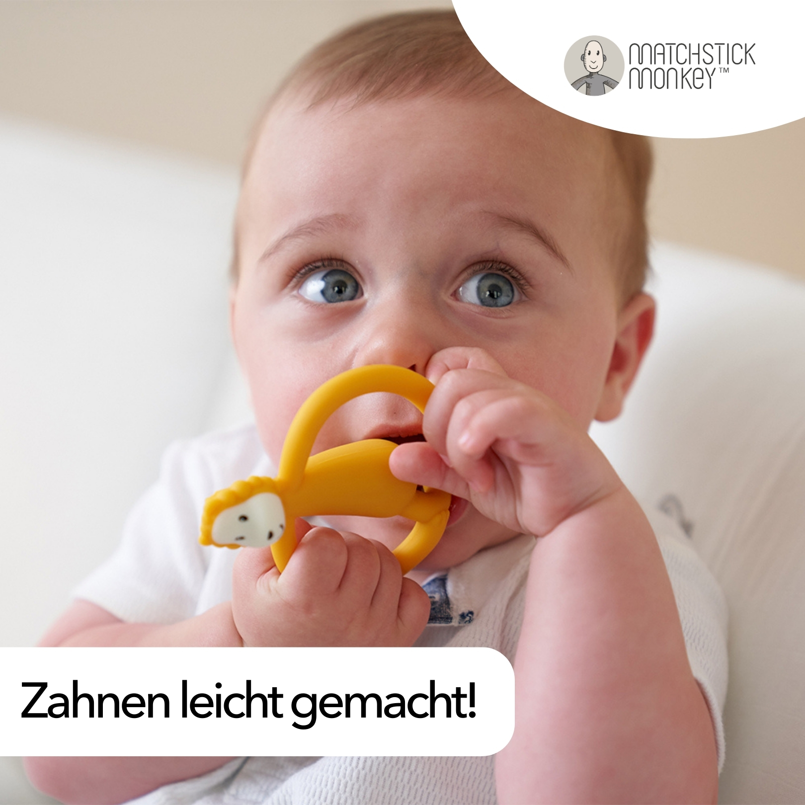 Baby mit gelbem Affen-Beißring im Mund. Text: Zahnen leicht gemacht!