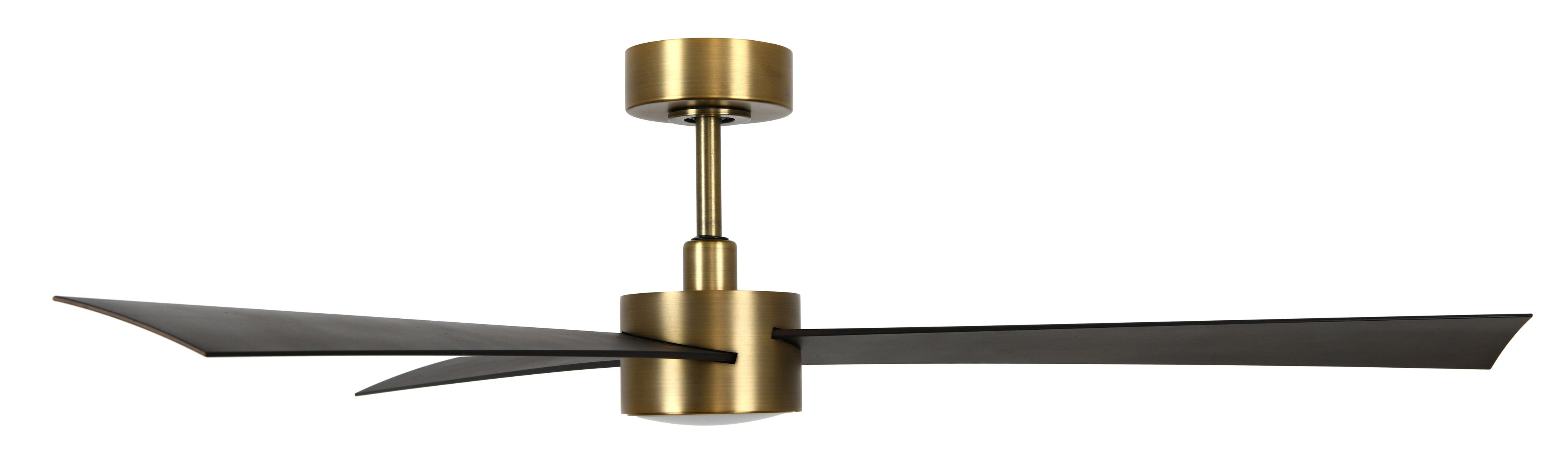 Deckenventilator mit goldfarbenem Gehäuse und schwarzen Flügeln. Zwei Flügel sind sichtbar.