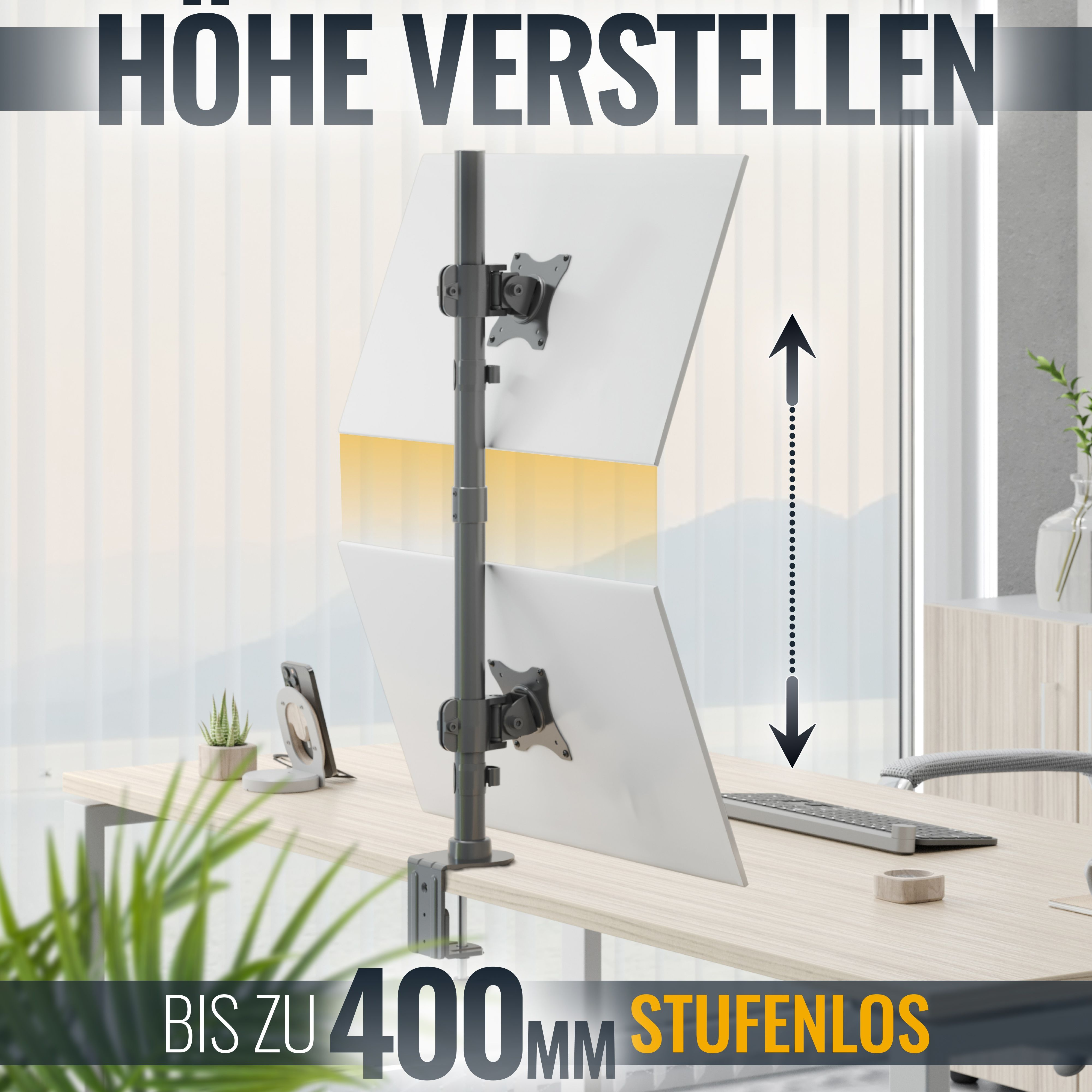 Ein Schreibtisch mit einer Doppelmonitorhalterung. Die Monitore sind weiß. Der Hintergrund ist ein Büroraum.