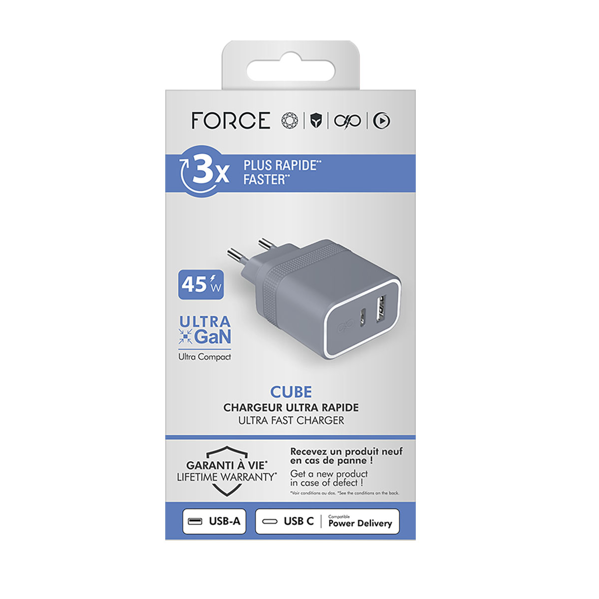 Cargador Force Cube gris, 45W con puertos USB-A y USB-C. Fondo blanco.
