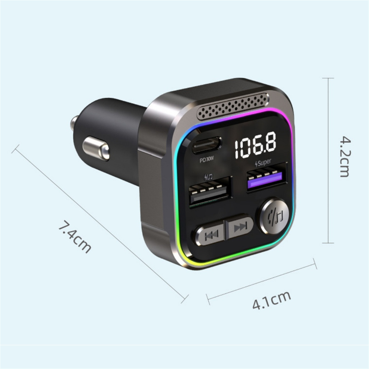 Ein Autoladegerät mit Display, Abmessungen und zwei USB-Anschlüssen, mit Musiktasten und Beschriftungen.