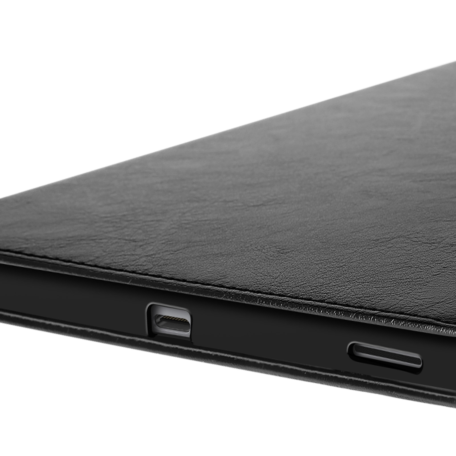 Primo piano di una custodia per tablet nera. L'immagine evidenzia la porta di ricarica e altri dettagli.