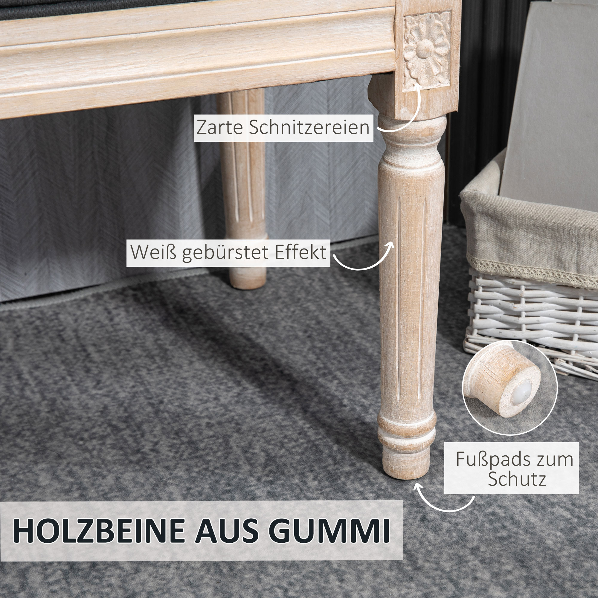 Nahaufnahme von Bankbeindetails, die geschnitzte Akzente und Fußpads zeigen, mit grauem Teppichhintergrund.