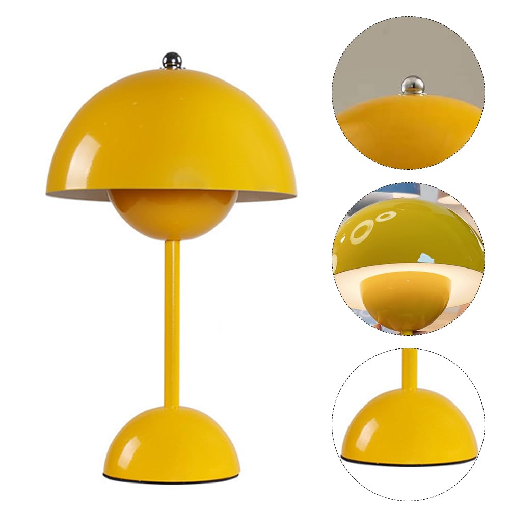 Gelbe Pilzlampe mit Details. Nahaufnahmen zeigen Oberseite, Seite und Unterseite der Lampe.