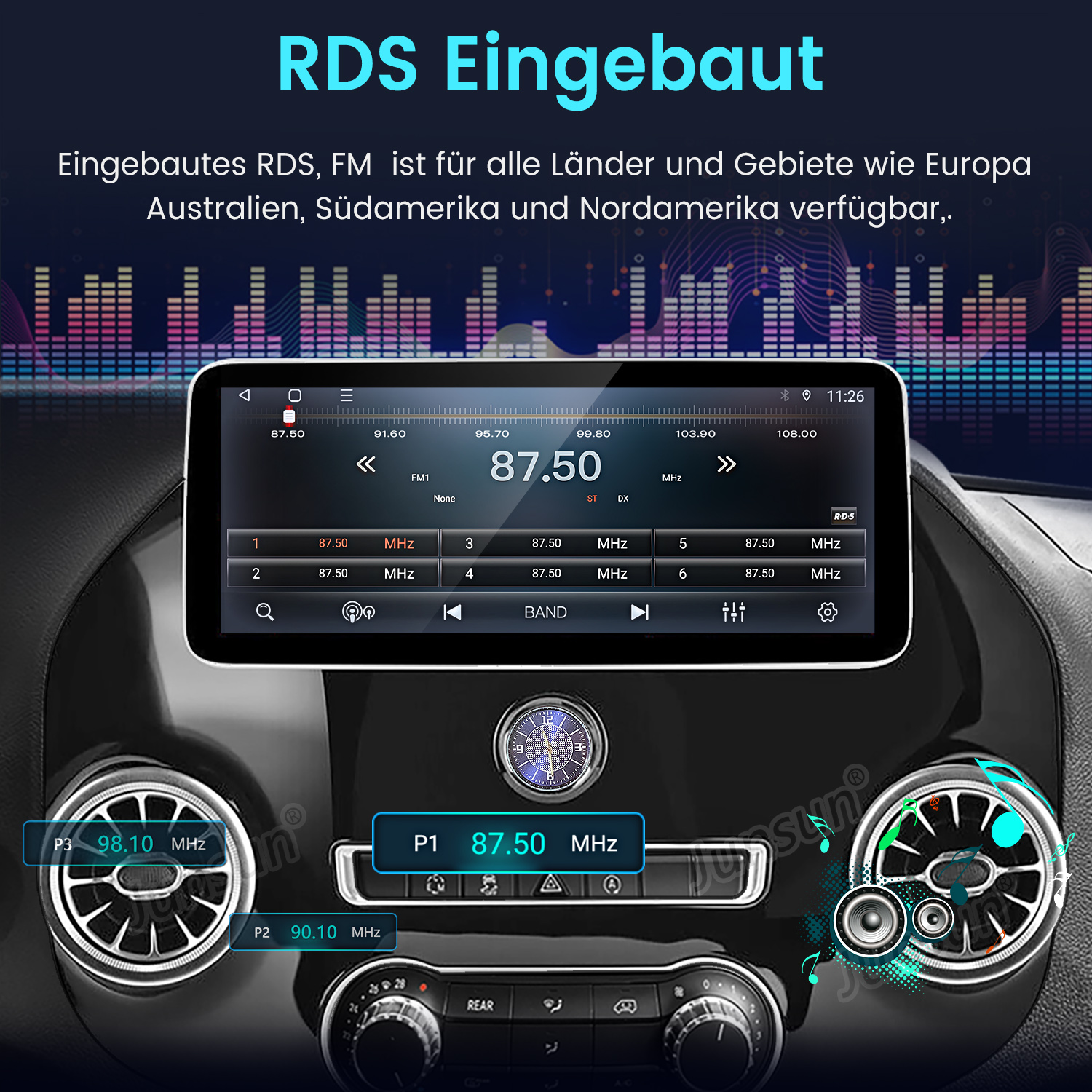 Auto-Armaturenbrett mit großem Bildschirm, der Radioinformationen anzeigt. Das Radio zeigt die UKW-Frequenz.