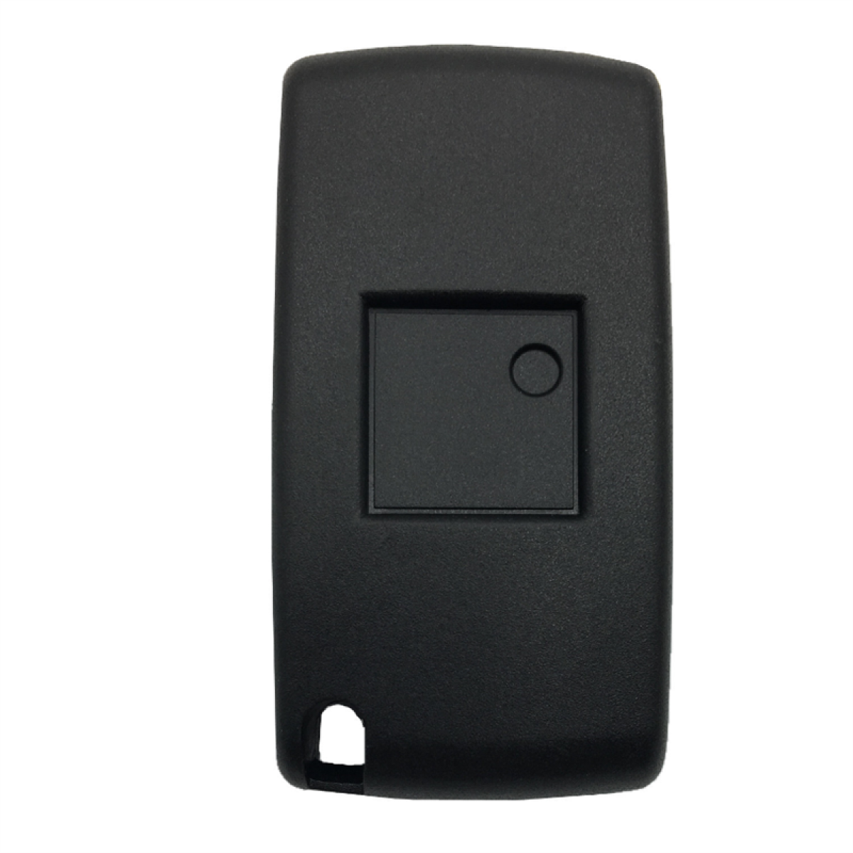 Czarny kluczyk samochodowy, powierzchnia jest gładka. Ma kwadrat i dziurę. Białe tło.