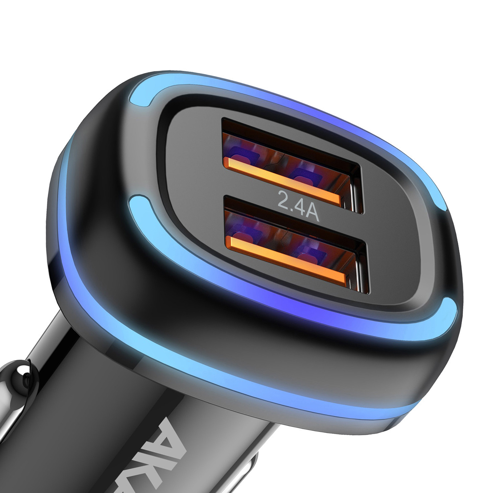Un primo piano di un caricabatteria per auto Akashi nero con due porte USB e accenti LED blu.