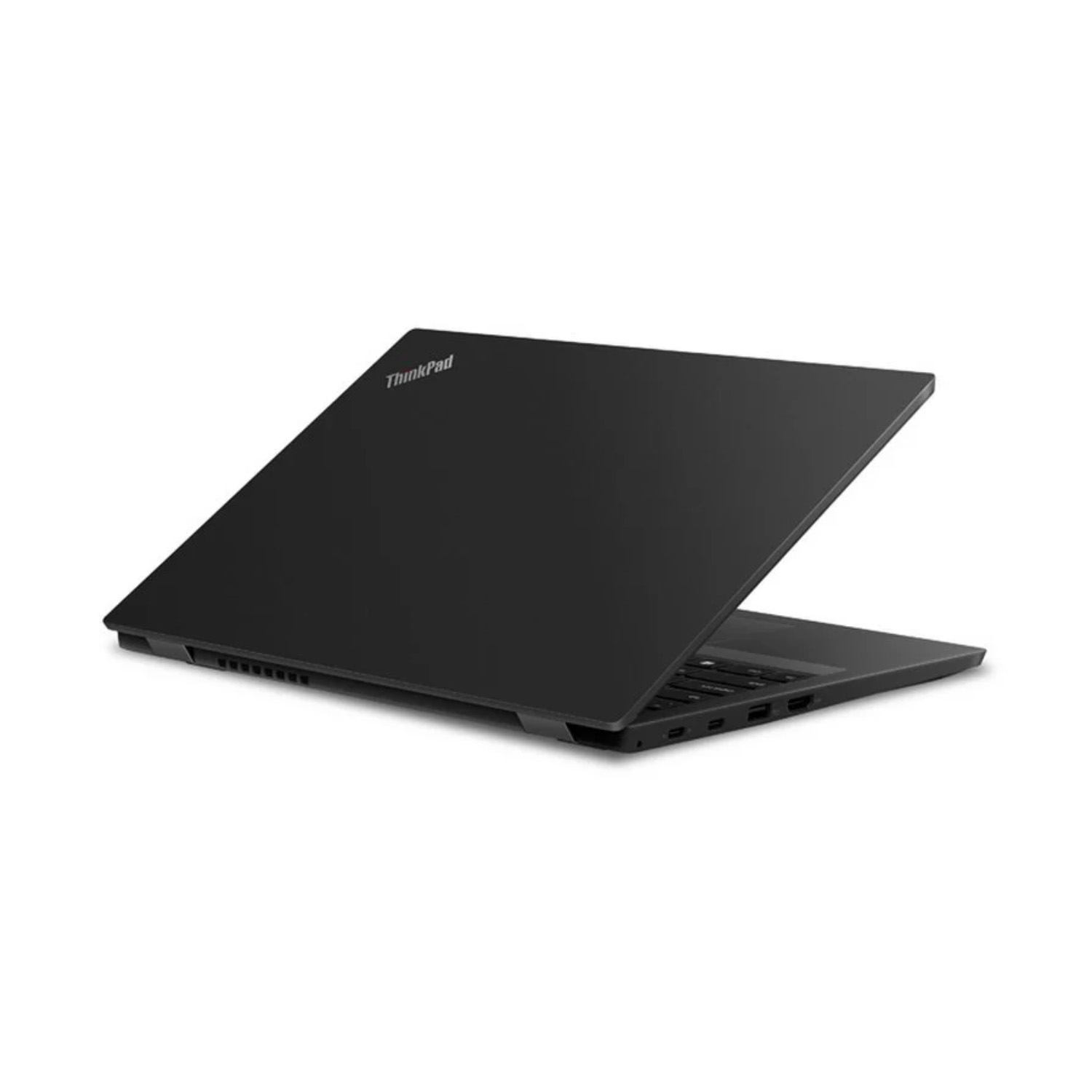 Una laptop ThinkPad negra con la tapa ligeramente abierta, mostrando el teclado.