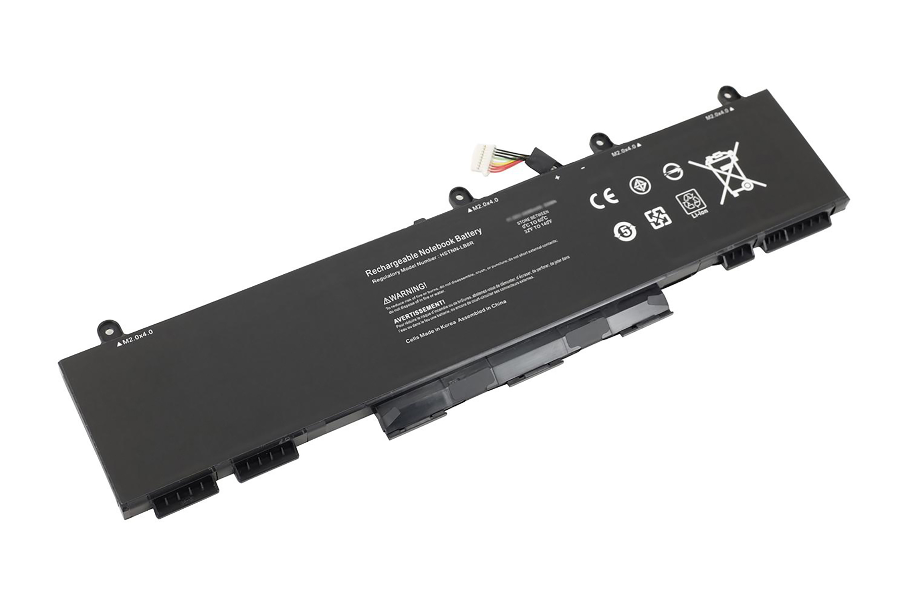 Schwarzer Laptop-Akku auf weißem Hintergrund. Die Batterie hat Etiketten und Anschlussstifte.