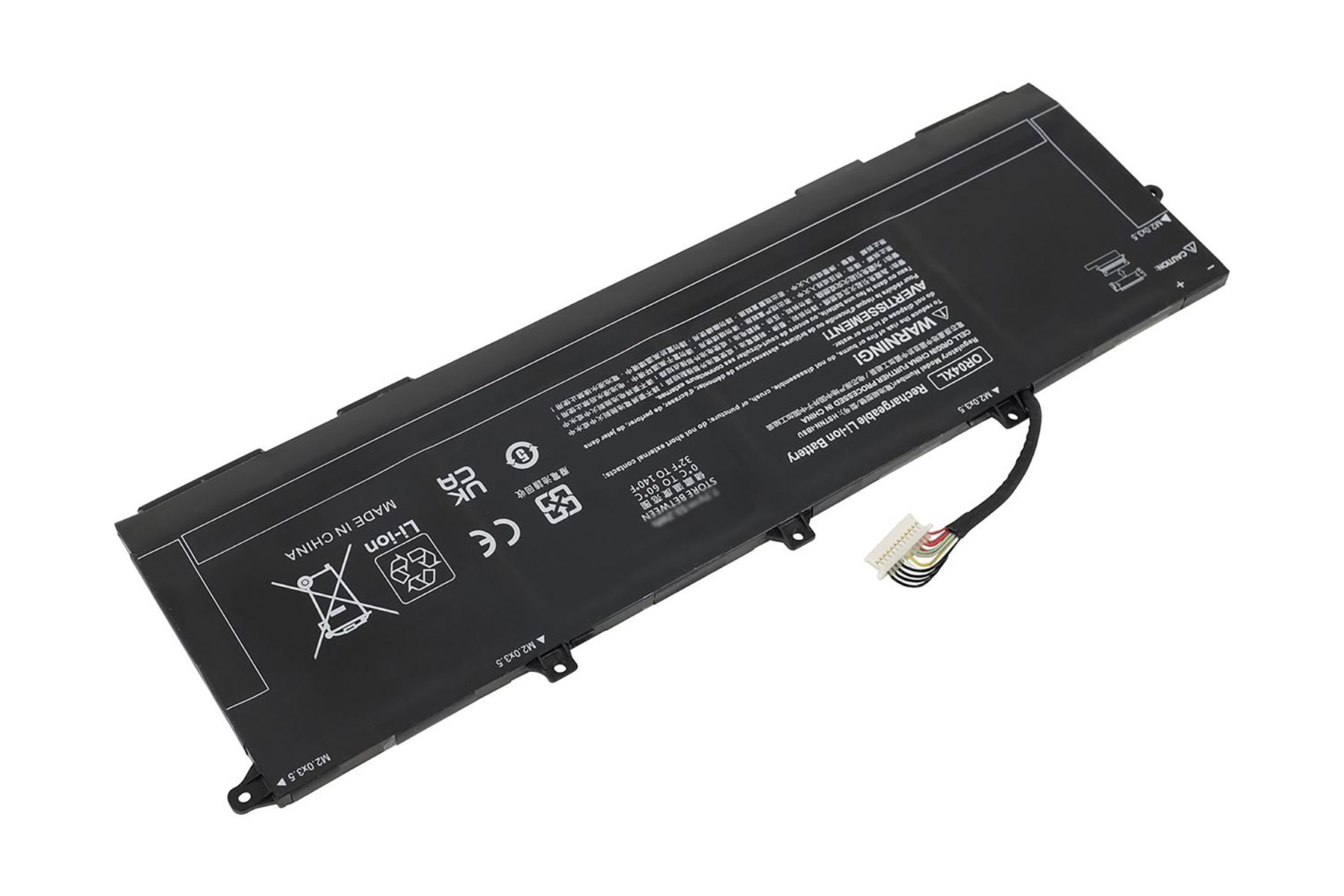 Schwarzer Laptop-Akku mit Anschlusskabel. Die Batterie ist rechteckig und auf Weiß isoliert.