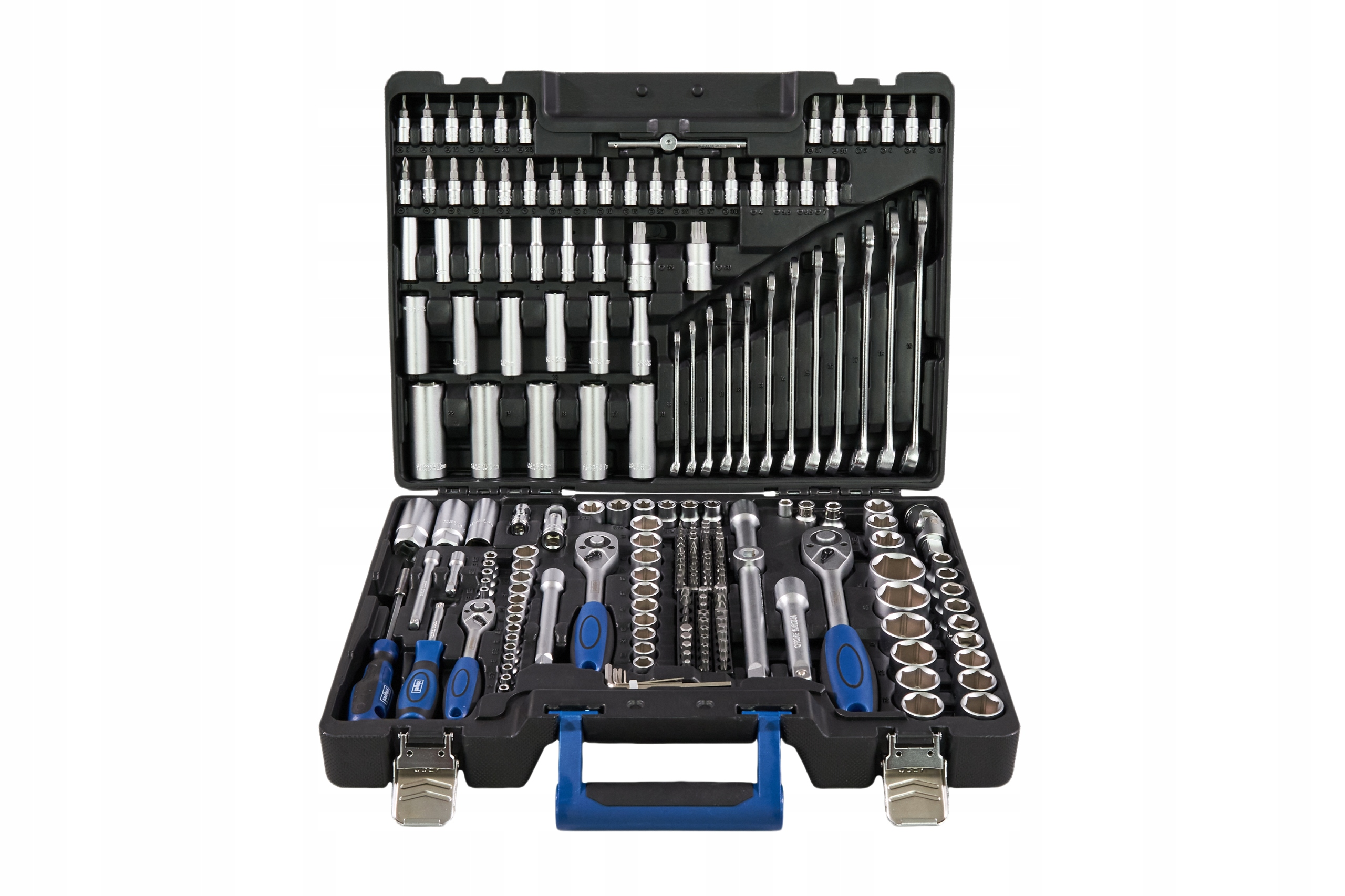 Walizka narzędziowa z różnymi narzędziami, w tym nasadkami, kluczami i bitami.